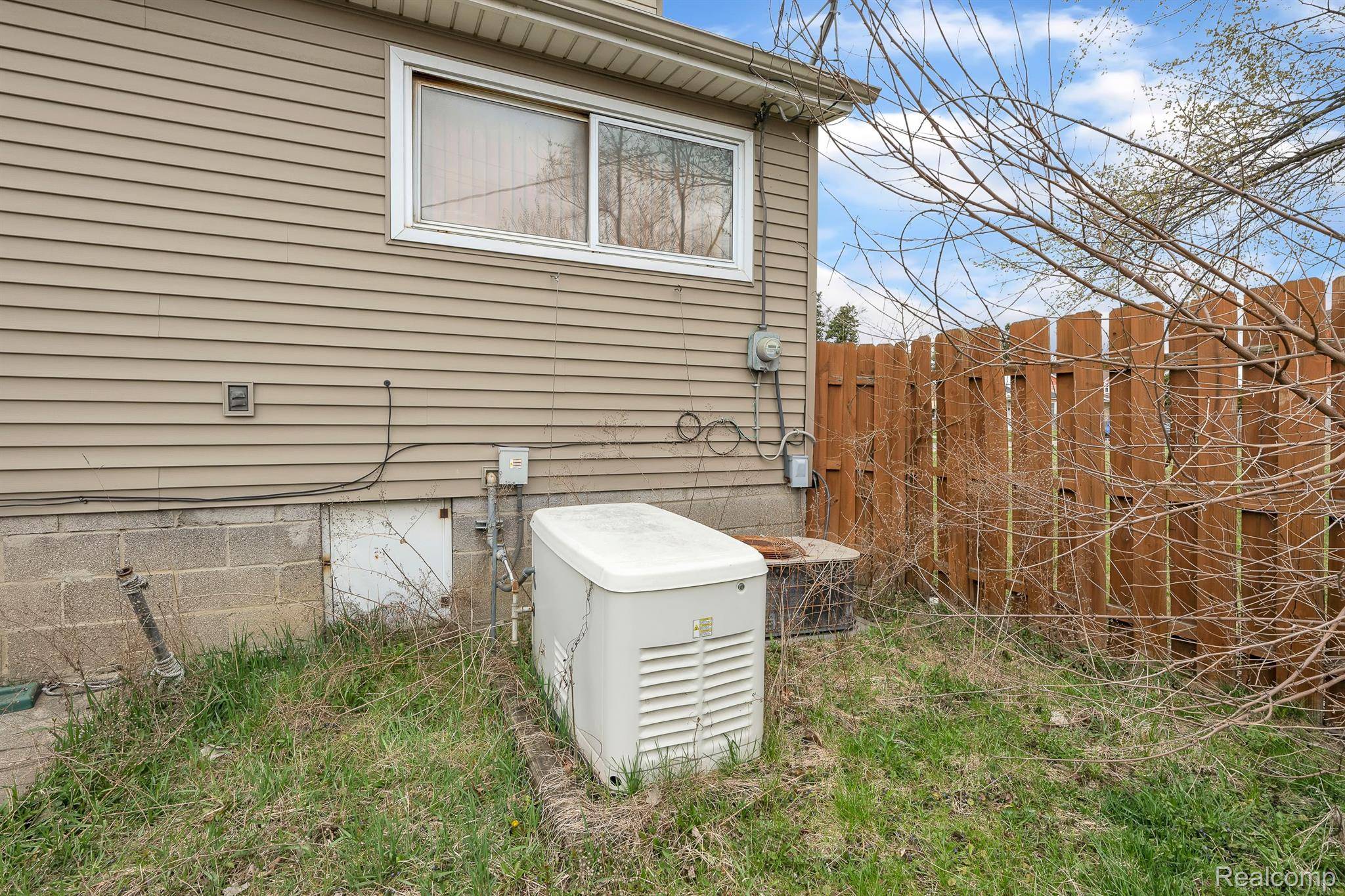 Detroit, MI 48213,11164 GLENFIELD ST