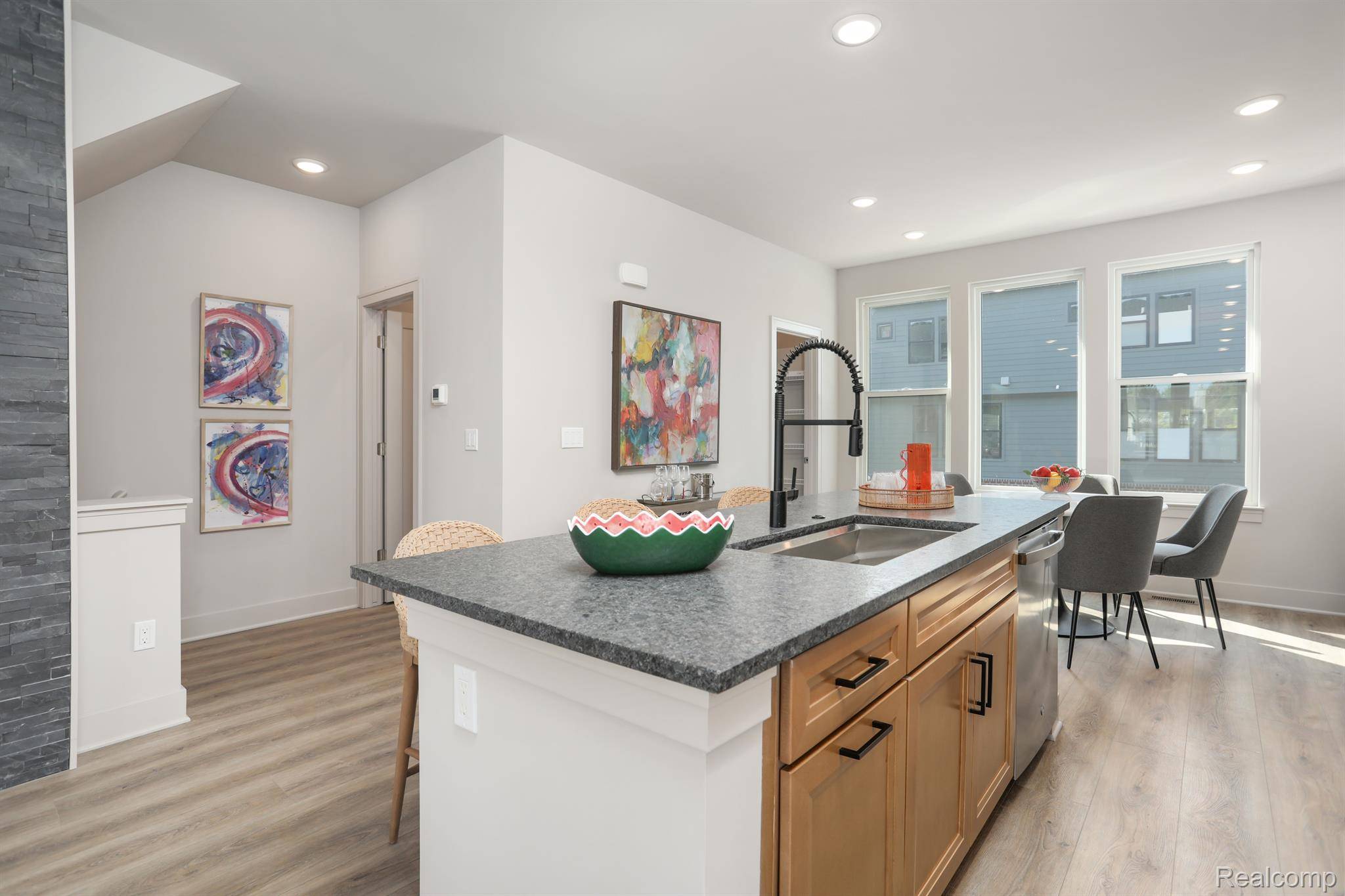 Ann Arbor, MI 48103,2134 Park DR #2