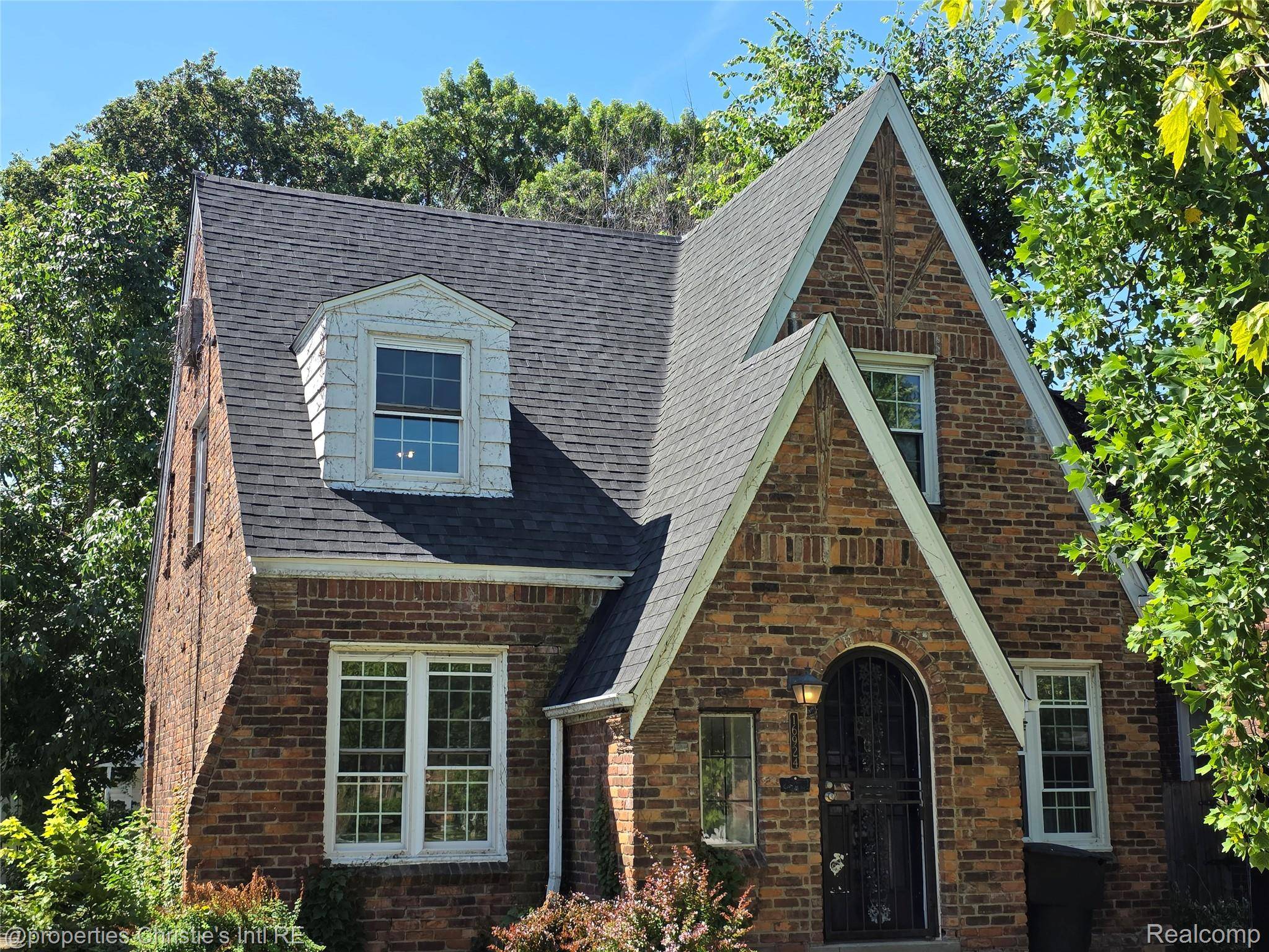 Detroit, MI 48224,16924 Chandler Park DR