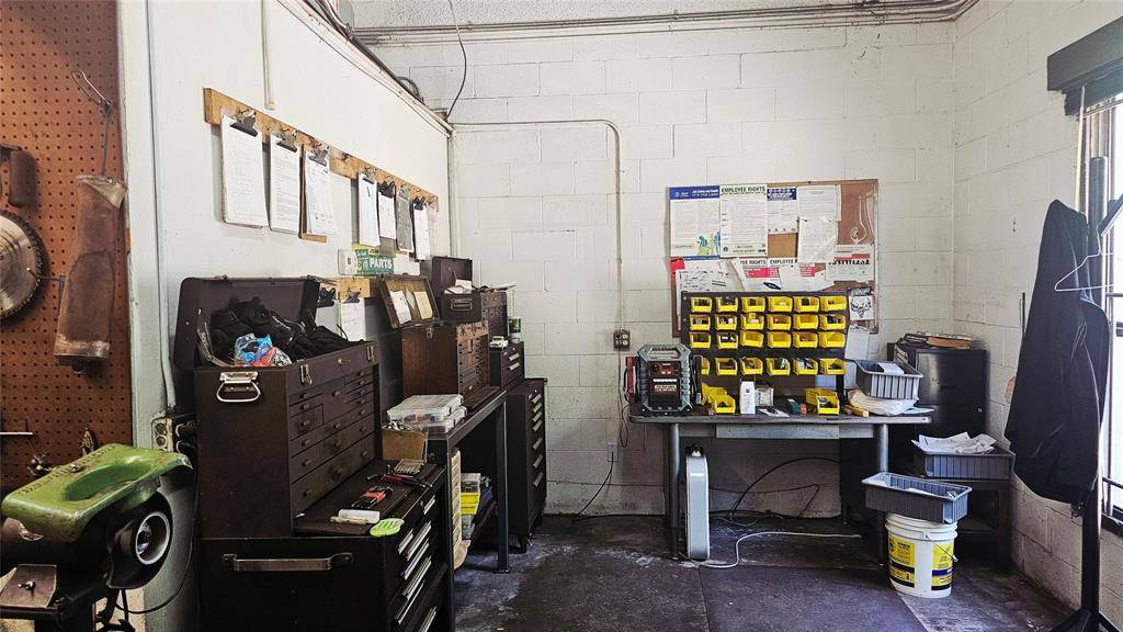 Bonham, TX 75418,223 W 2nd Street