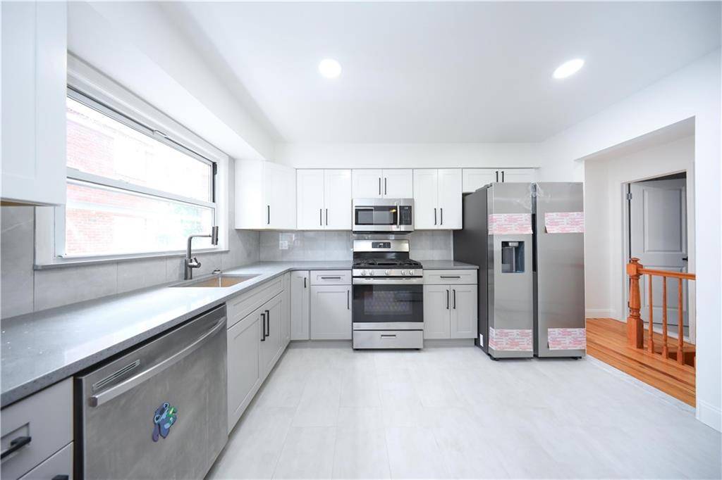 Staten  Island, NY 10308,28 North Rhett AVE