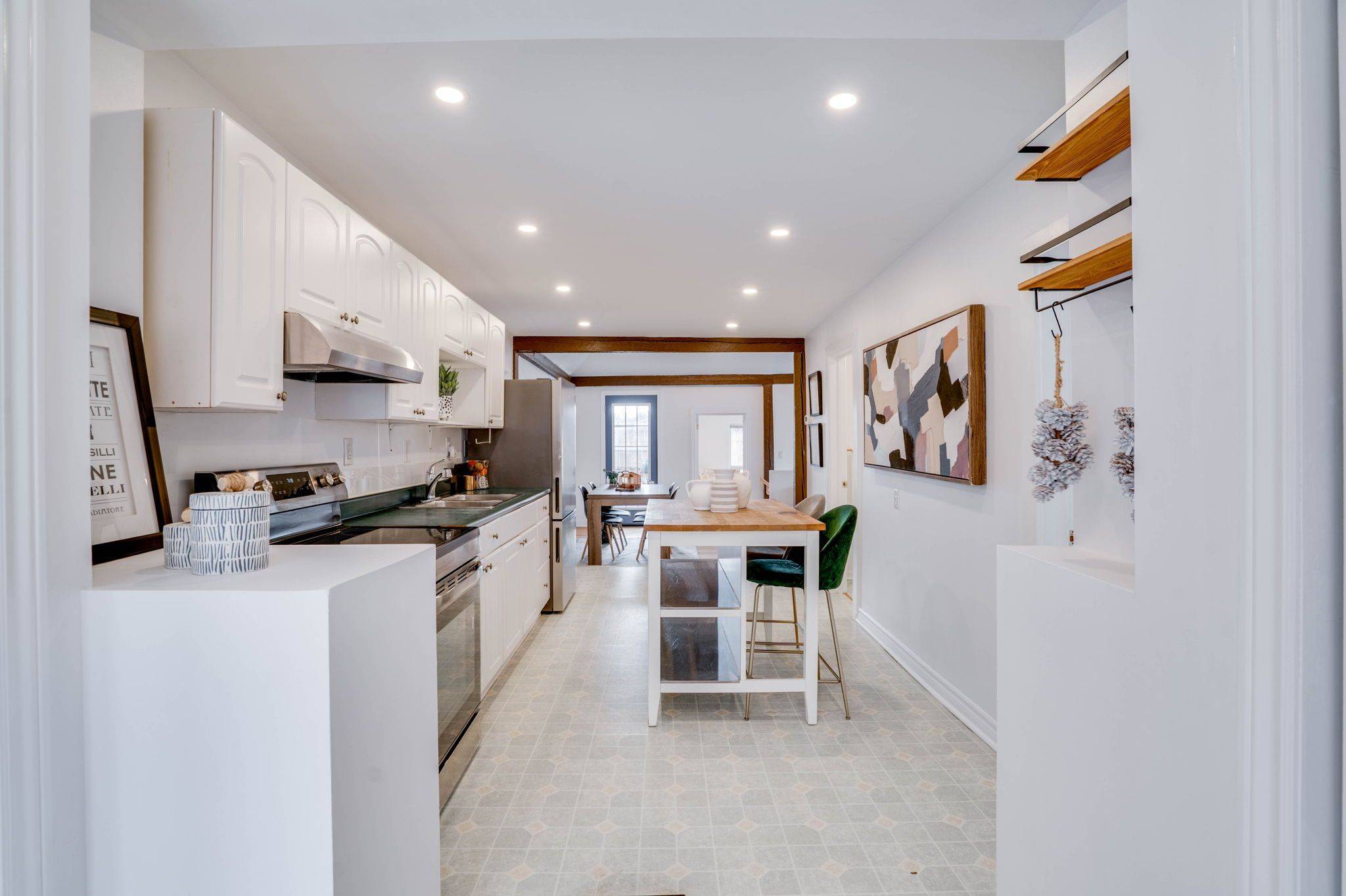 Toronto W02, ON M6S 2R5,4053 Old Dundas ST