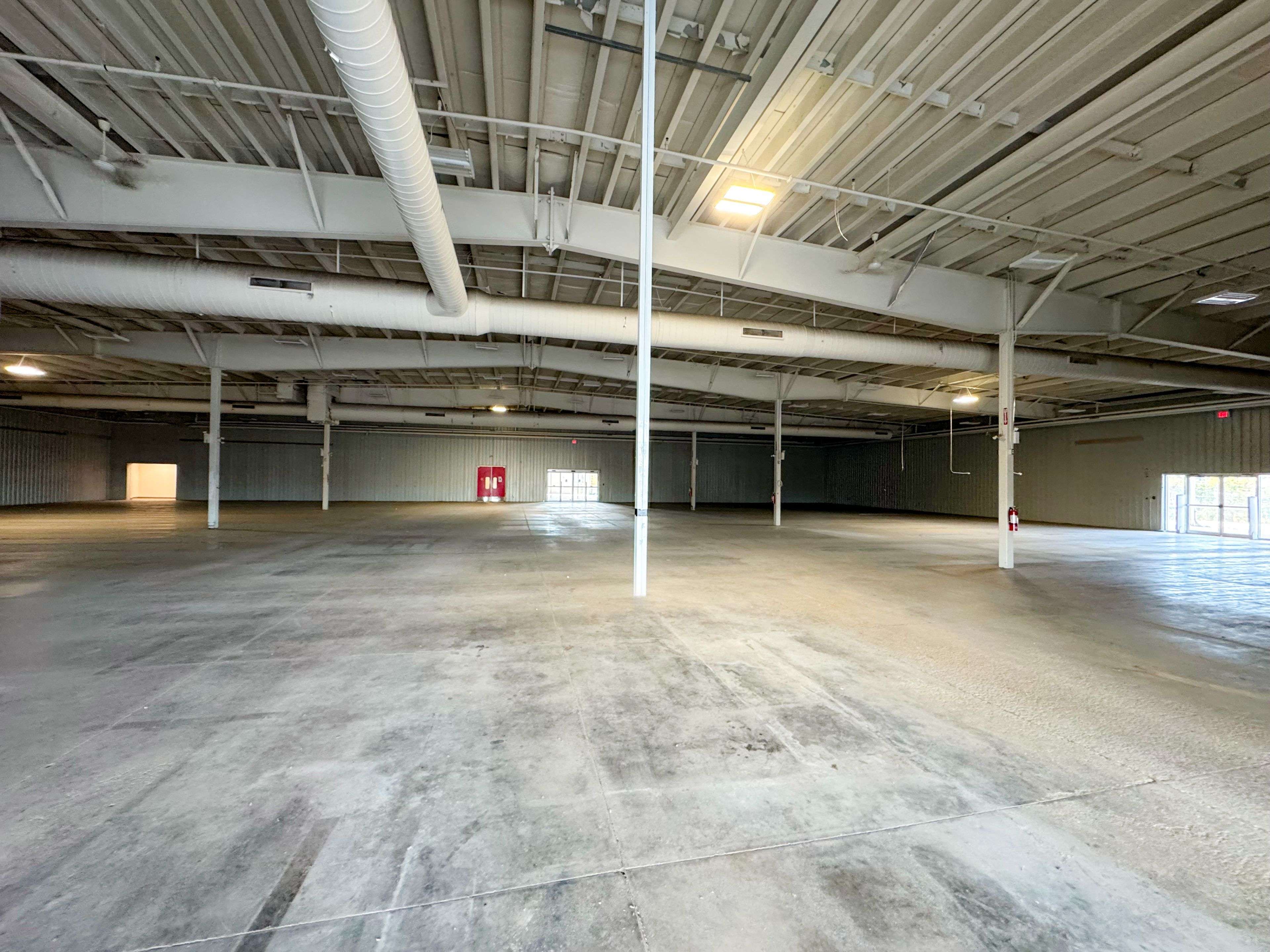 London East, ON N5V 4A5,2209 Dundas ST