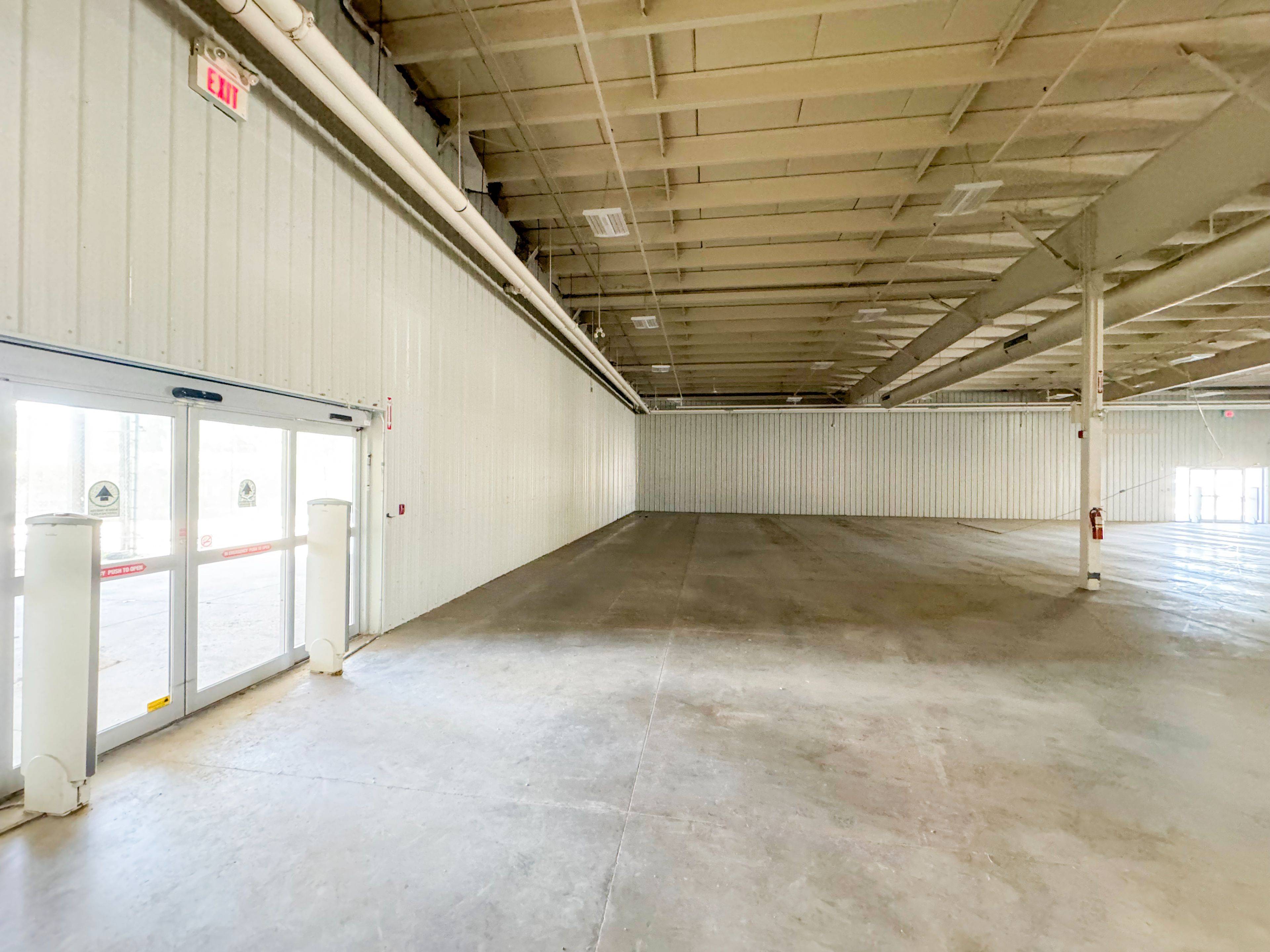 London East, ON N5V 4A5,2209 Dundas ST