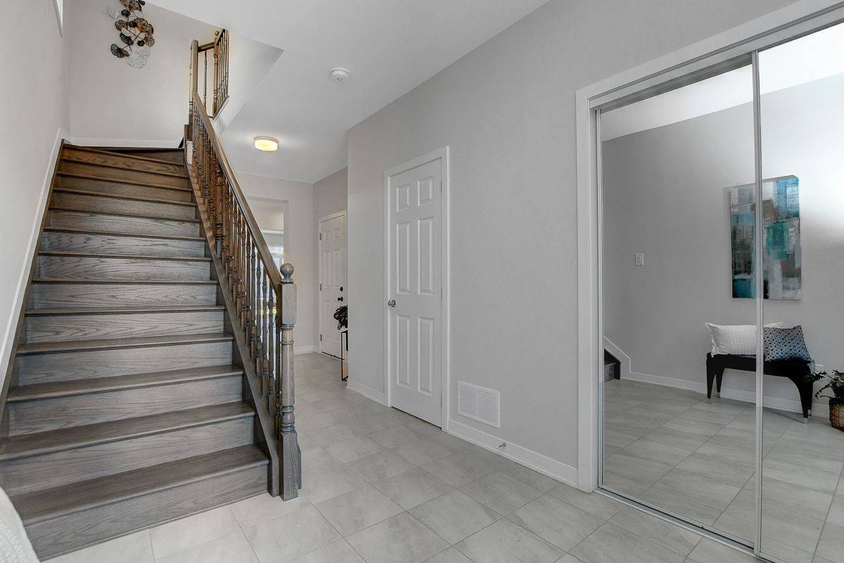 Barrhaven, ON K2J 7E5,610 Fenwick WAY