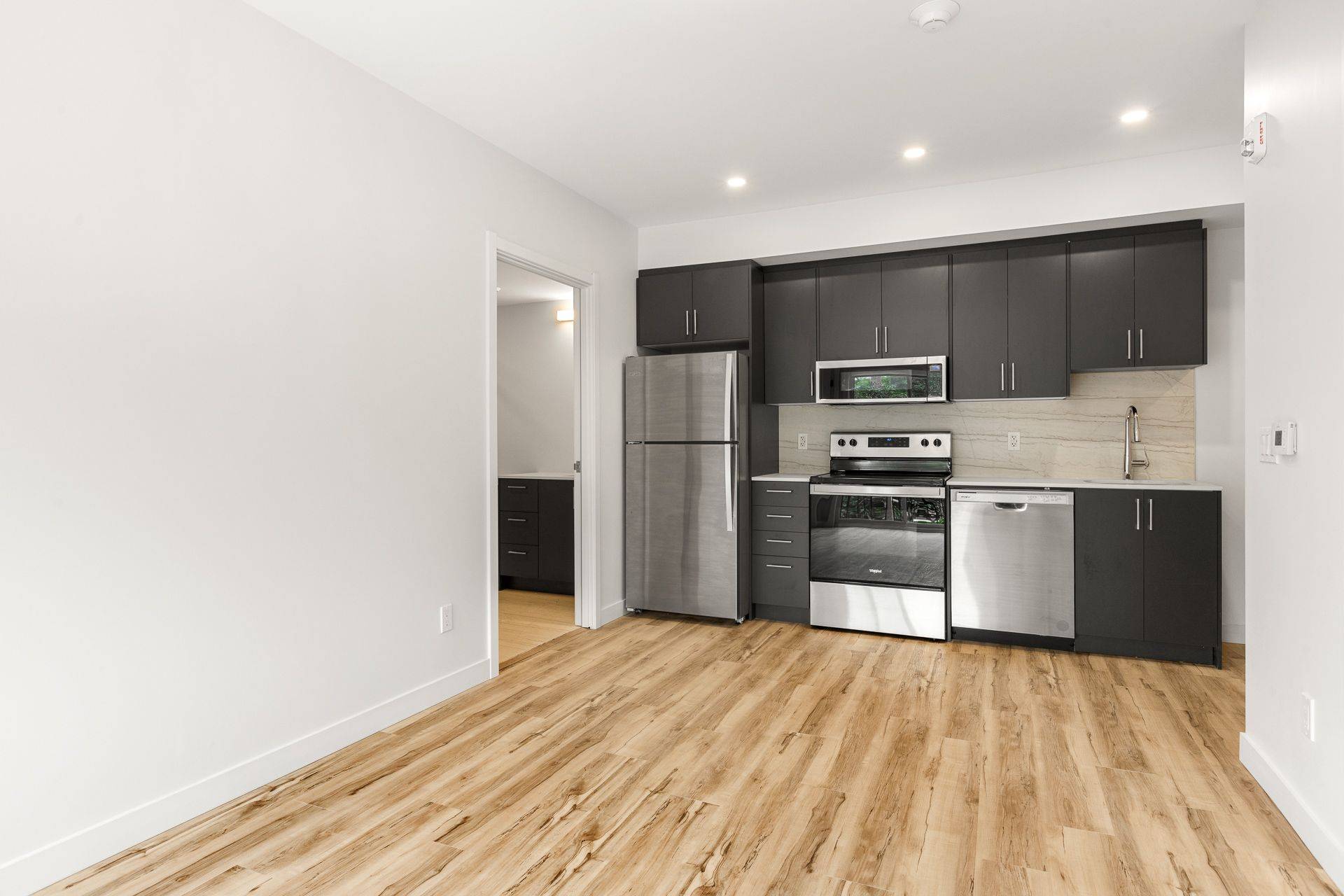 West Centre Town, ON K1Y 2W2,177 Armstrong ST #202