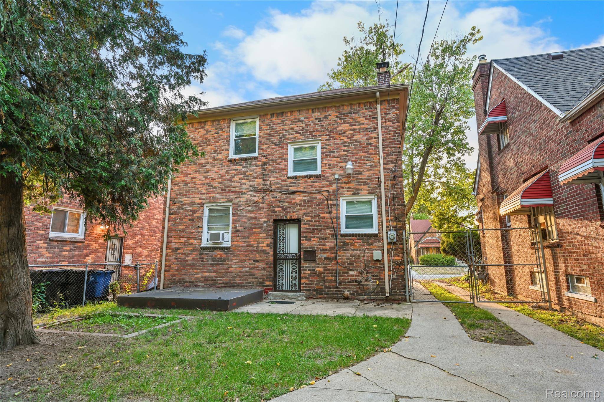 Detroit, MI 48221,18494 Prairie ST