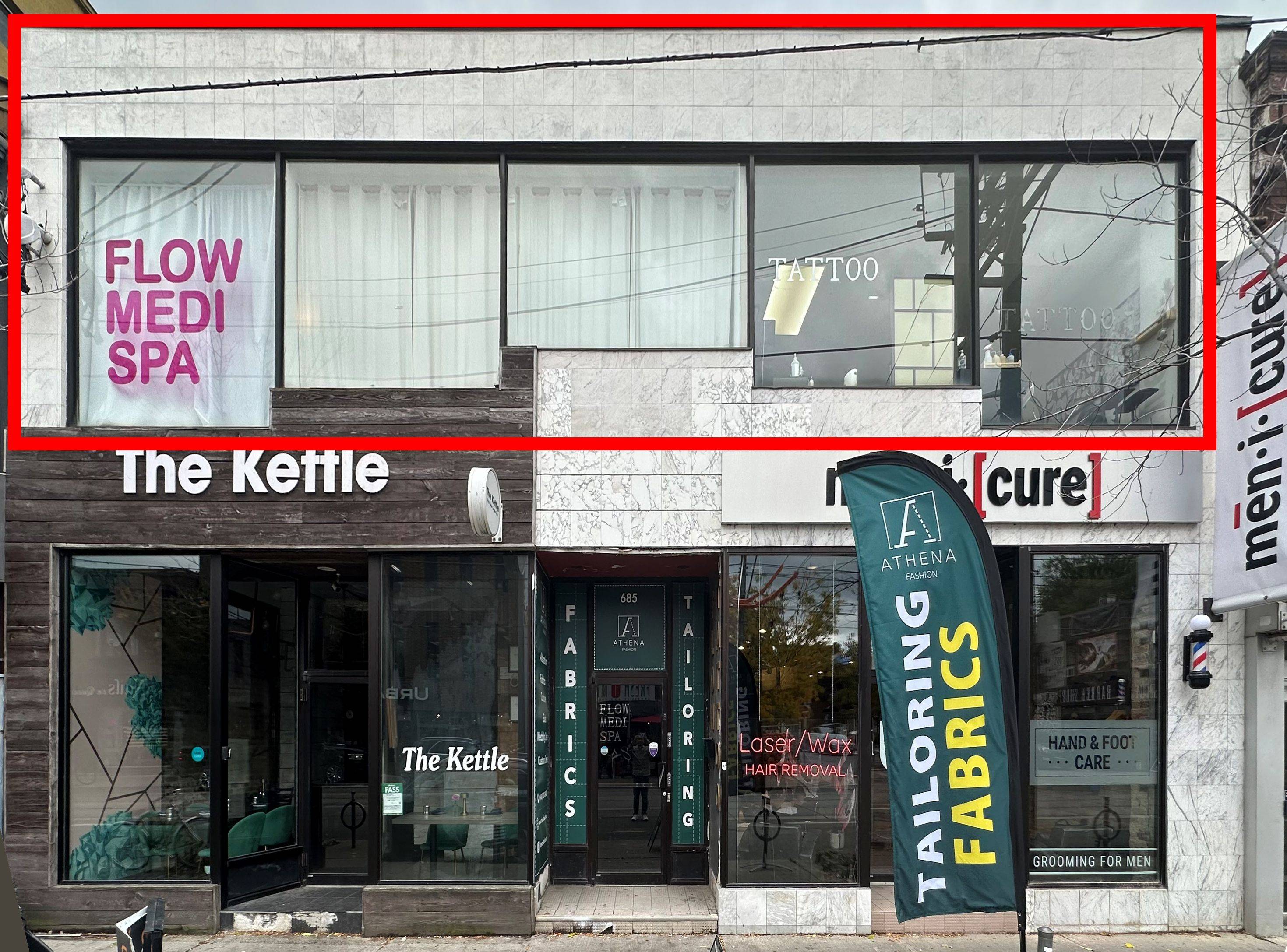 Toronto C01, ON M6J 1E6,685 Queen ST W #Upper Front Unit