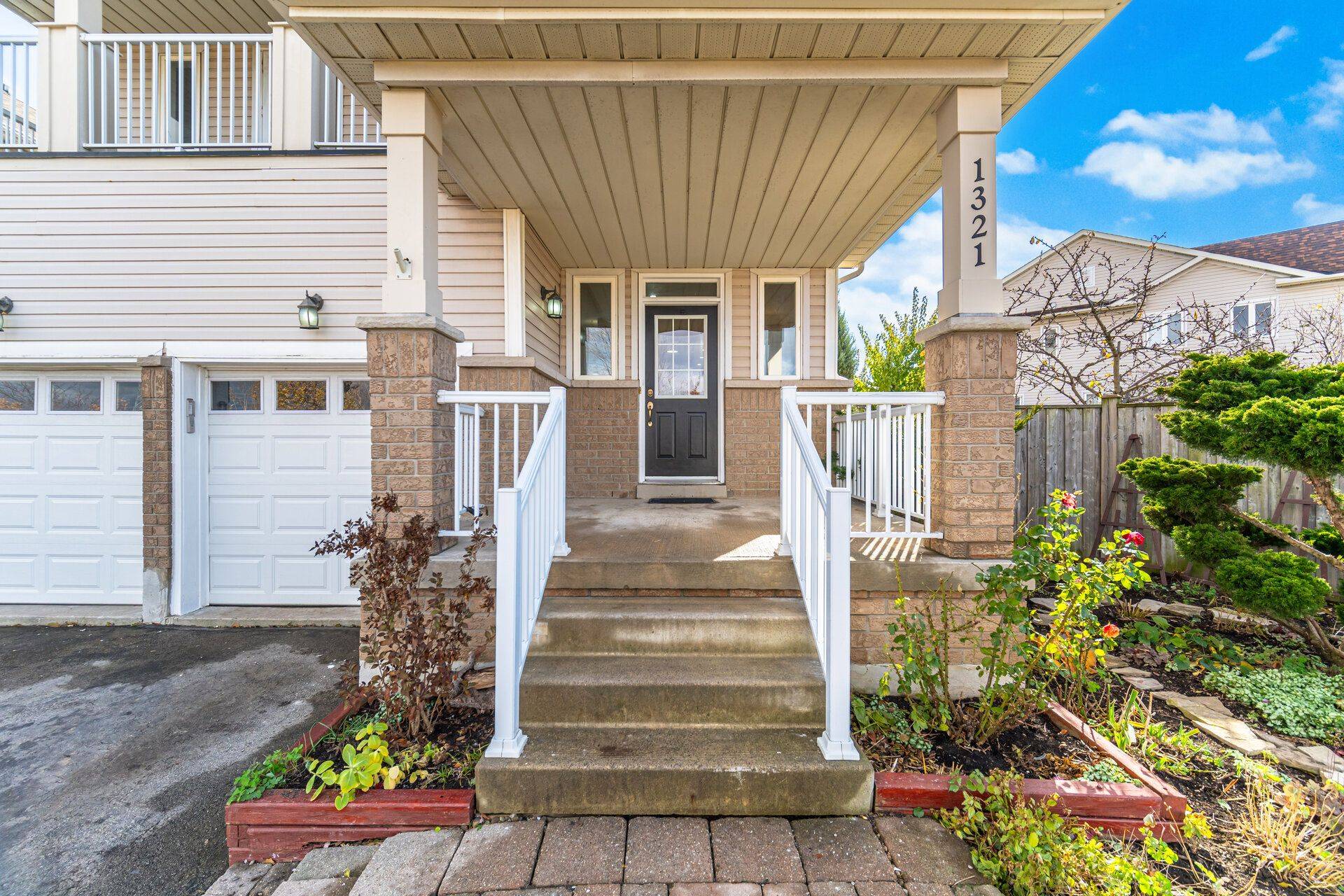 Milton, ON L9T 6E4,1321 Roper DR