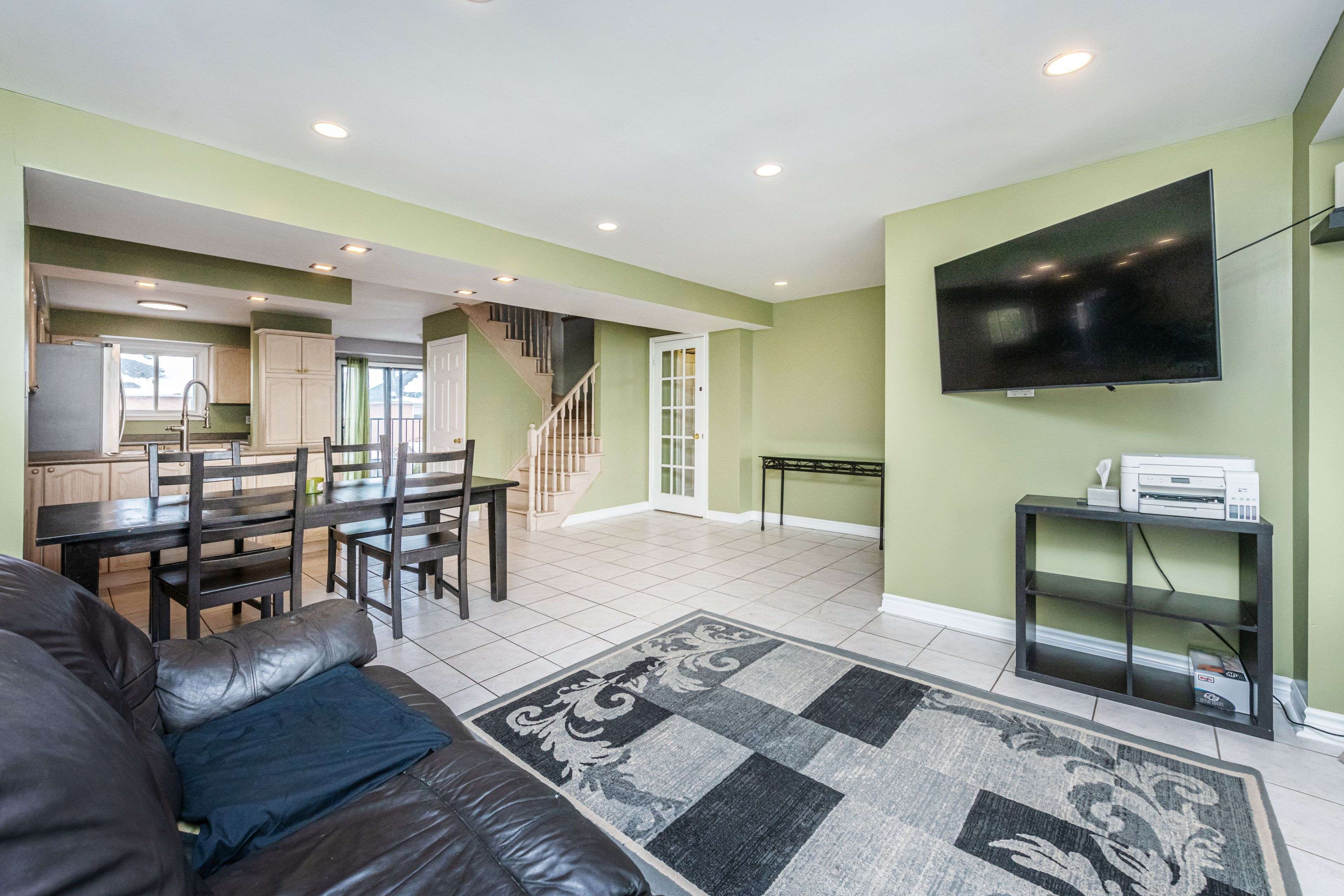 Caledon, ON L7E 1J4,427 Kingsview DR