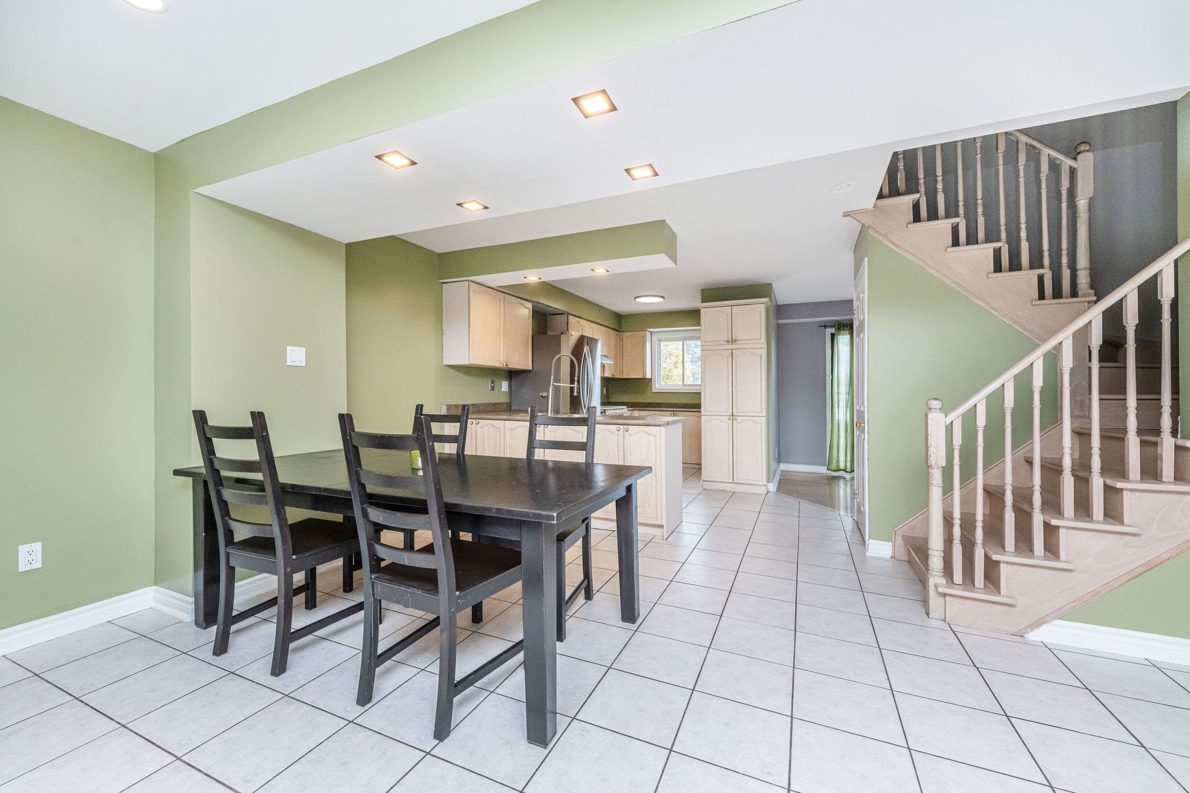 Caledon, ON L7E 1J4,427 Kingsview DR