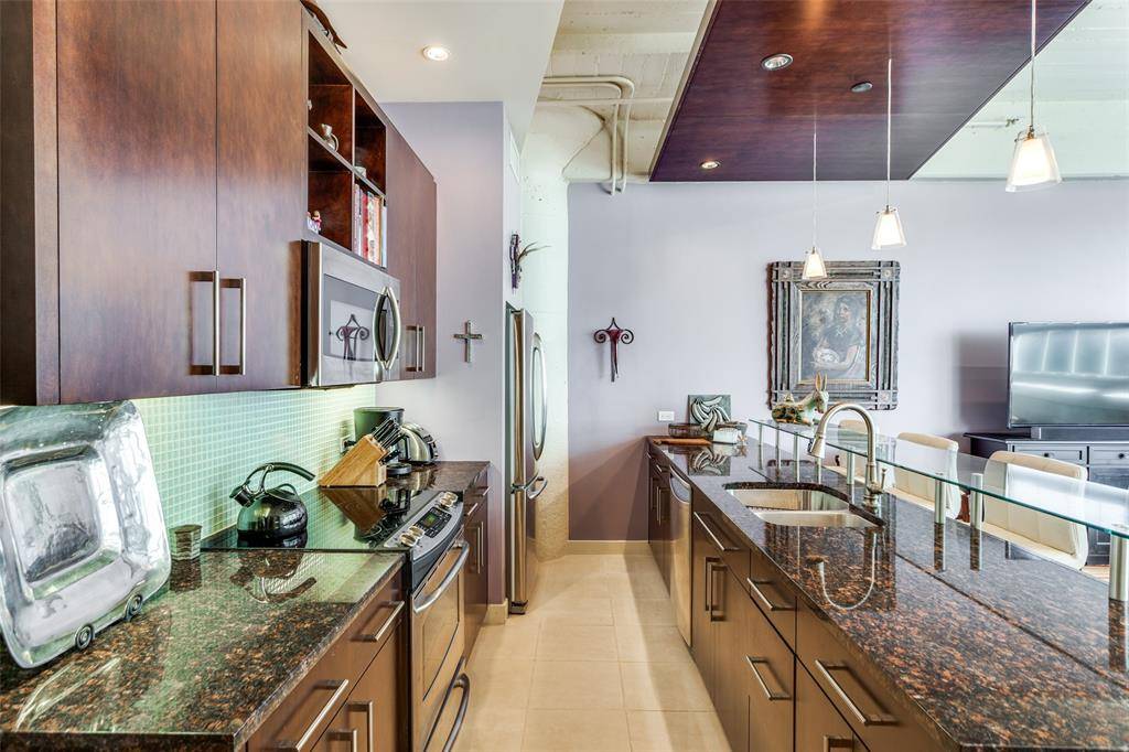 Fort Worth, TX 76107,2600 W 7th Street #2424