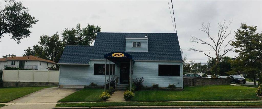 Staten  Island, NY 10312,4262 Richmond AVE