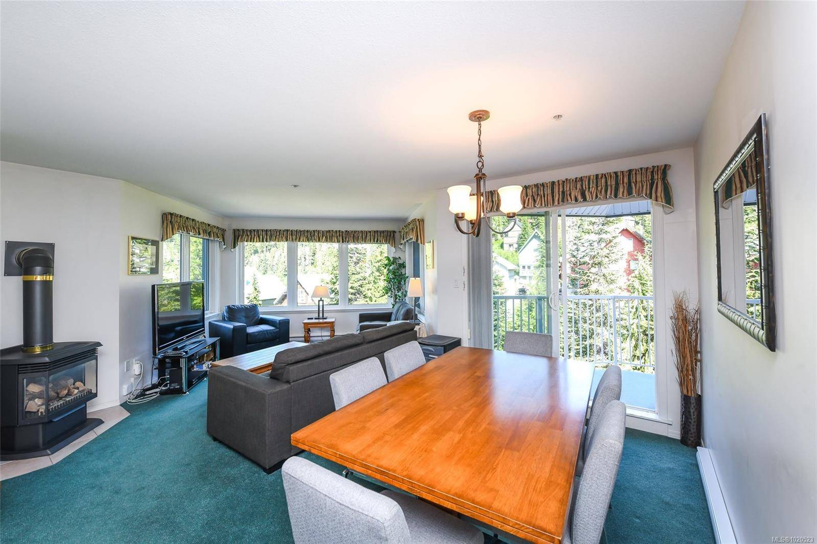 Courtenay, BC V9J 1L0,1320 Henry Rd #217