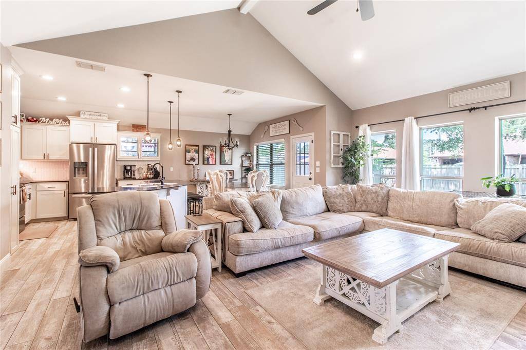 Lindale, TX 75771,15326 Spring Oaks Drive