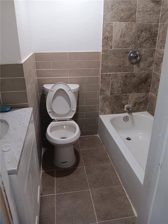 Brooklyn, NY 11233,160 Hull ST #3