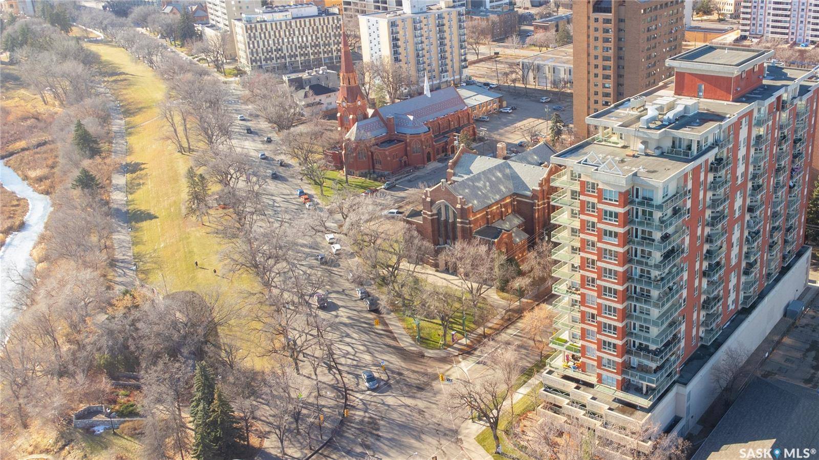 Saskatoon, SK S7K 0G8,902 Spadina CRESCENT E #402