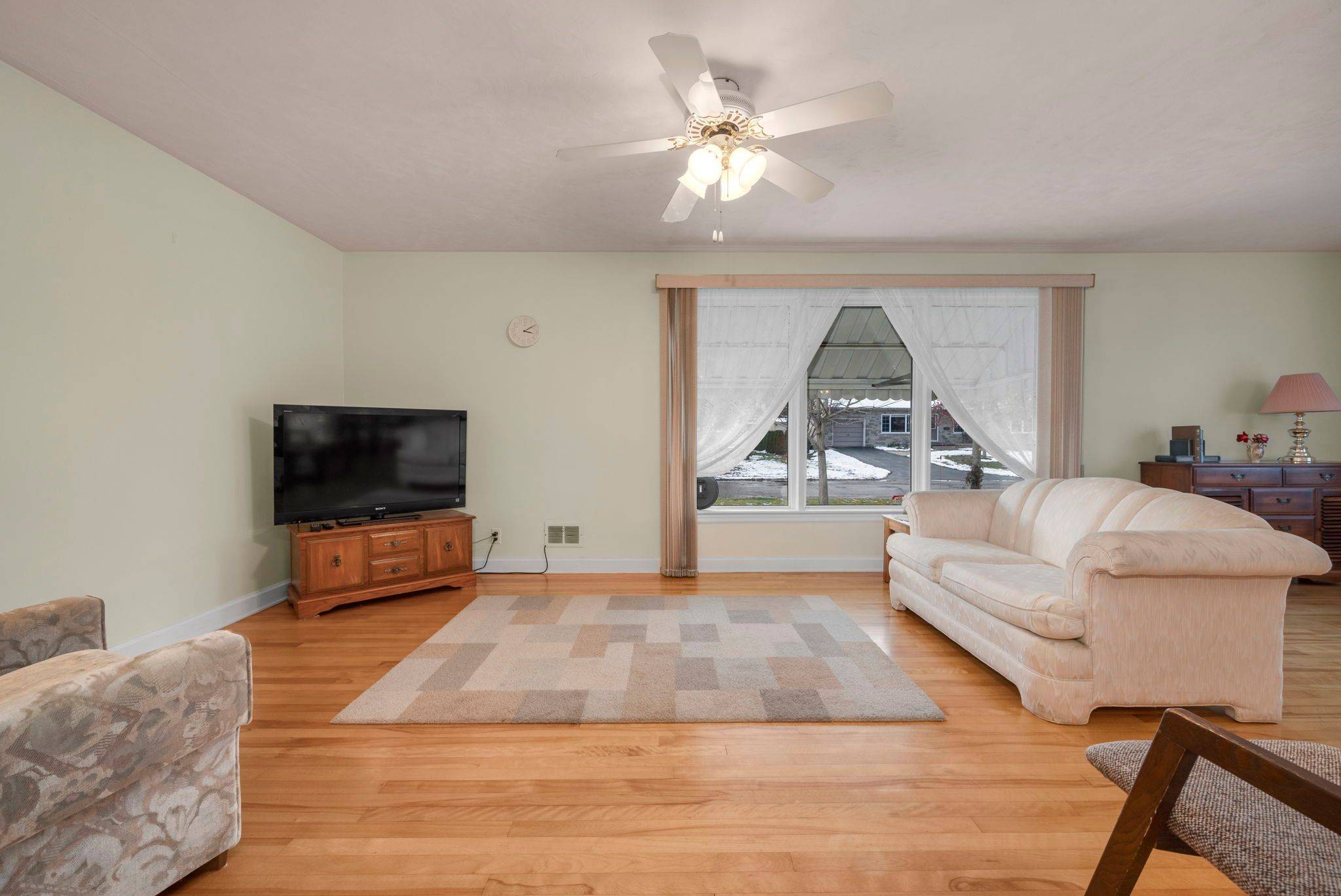 2243 Hillary AVE, Alta Vista And Area, ON K1H 7H7