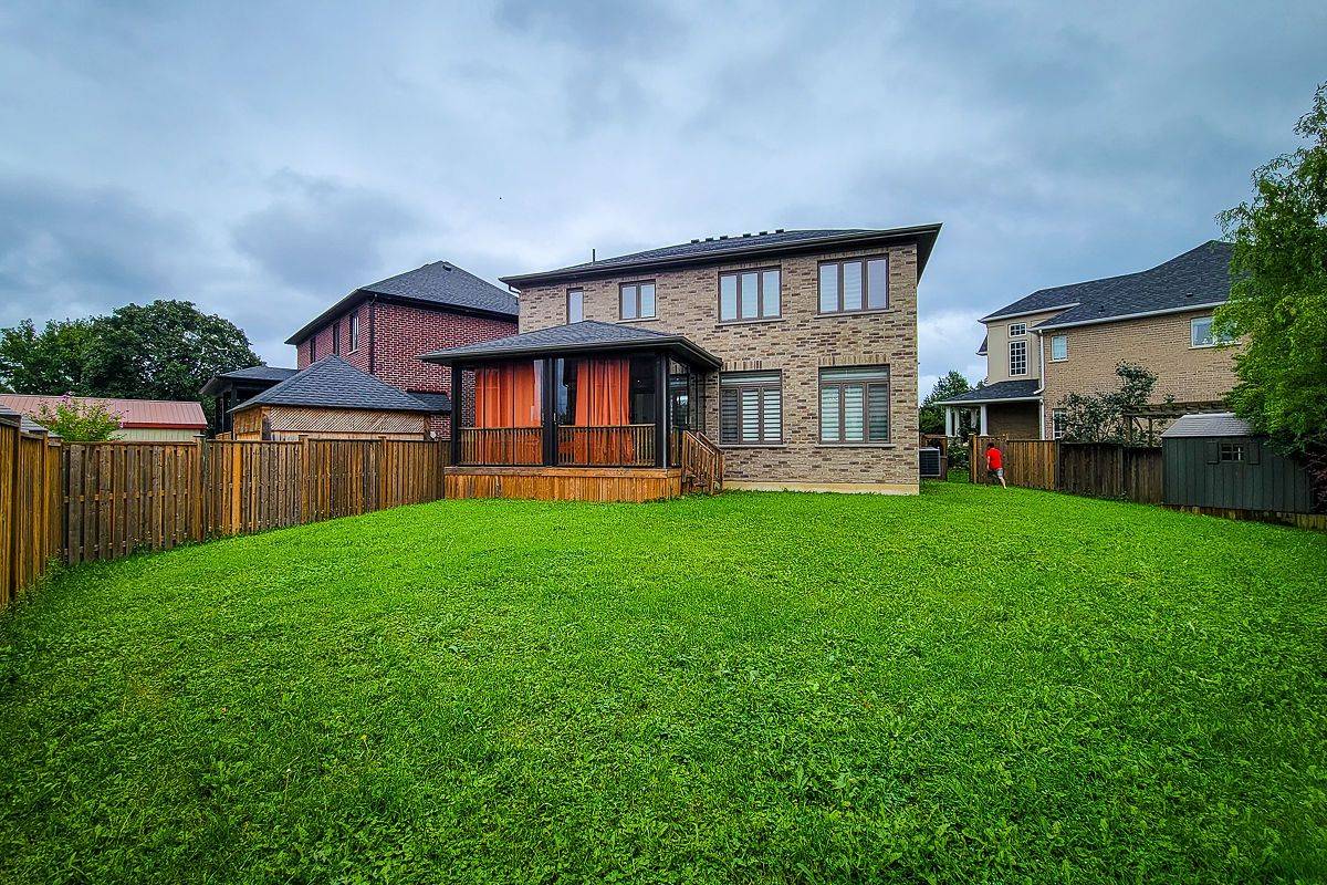 Hamilton, ON L8E 6C5,32 Kingspoint CIR