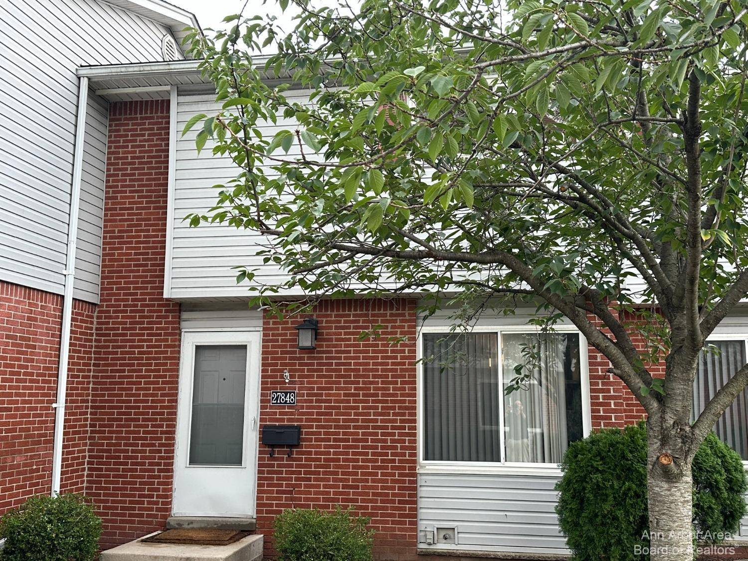 Roseville, MI 48066,27848 Eastwick Square #81