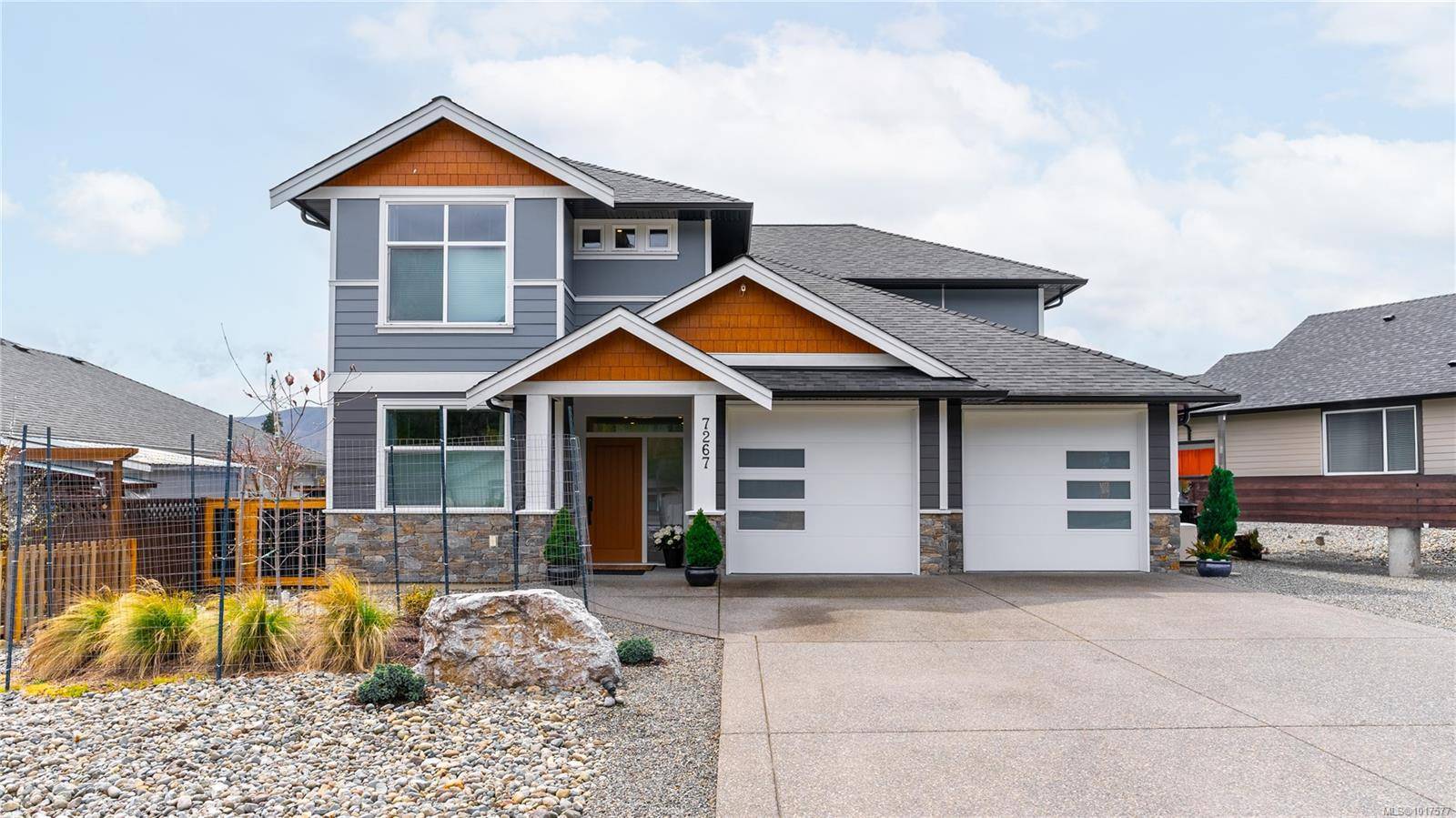 Lake Cowichan, BC V0R 2G1,7267 Lakefront Dr