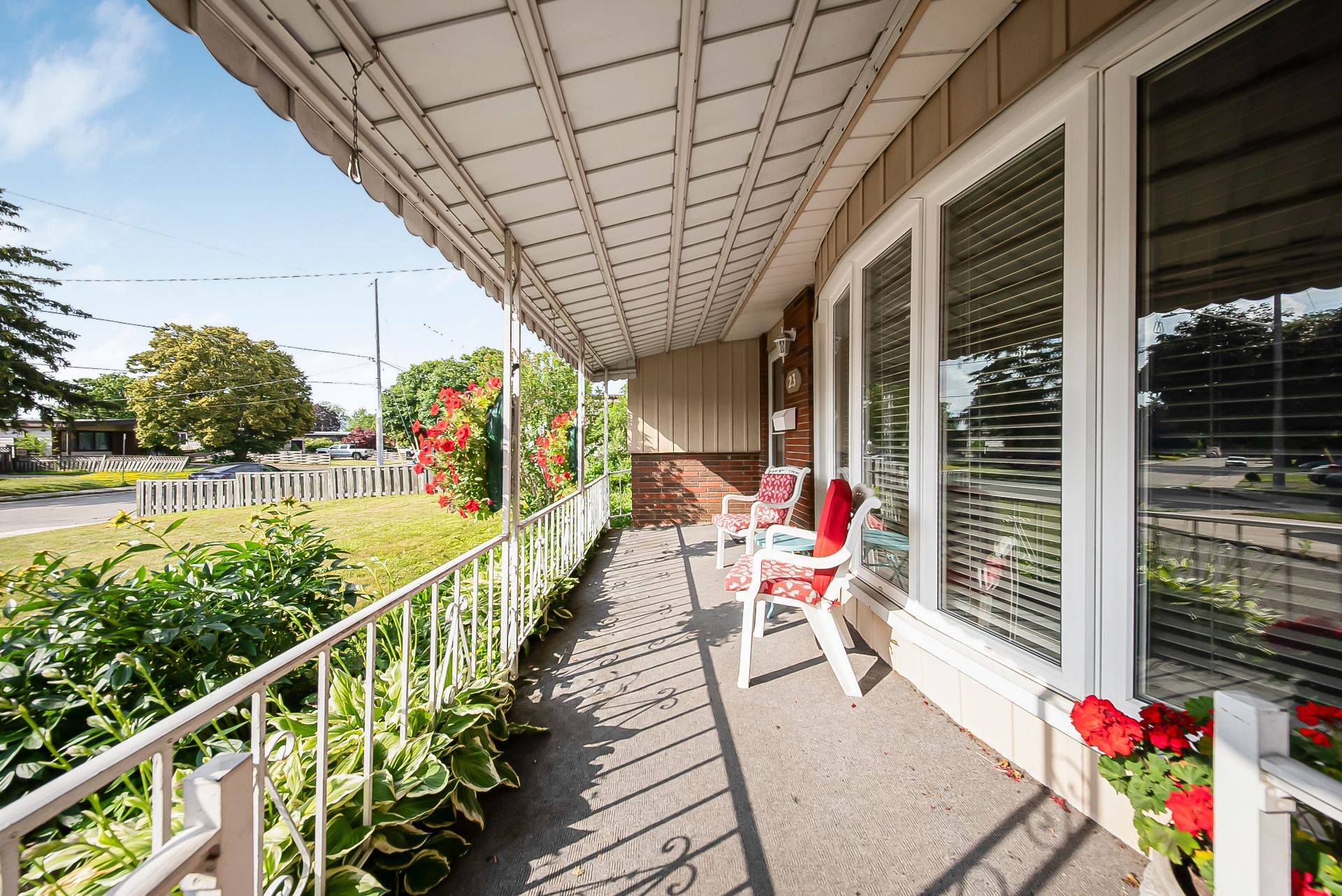 Hamilton, ON L8V 2N4,23 Coral DR