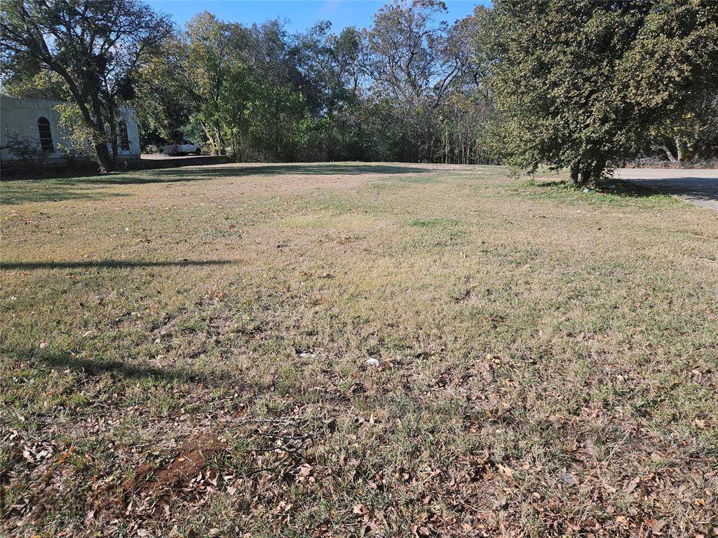 Cleburne, TX 76033,621 N MAIN Street