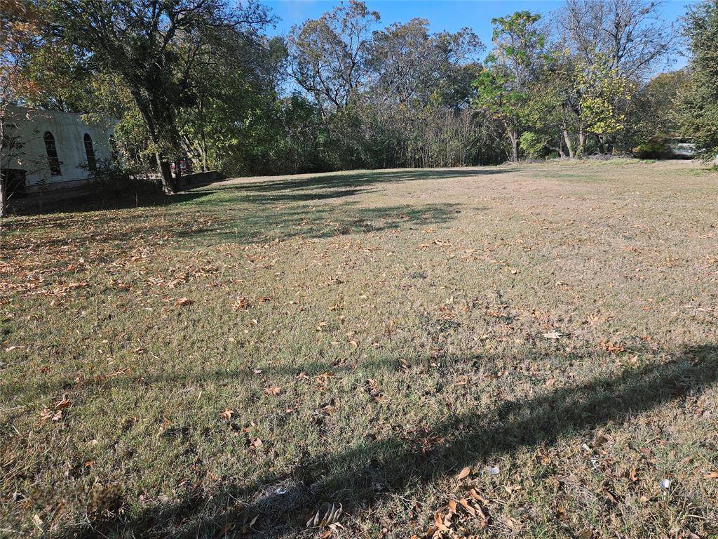 Cleburne, TX 76033,621 N MAIN Street