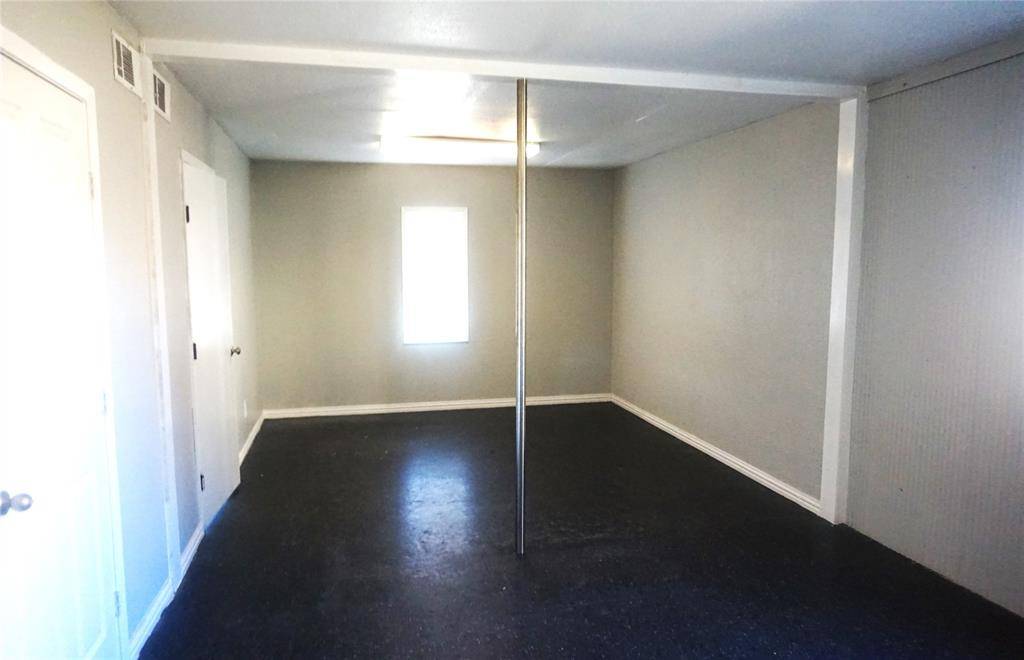 Denison, TX 75020,1110 S Armstrong Avenue