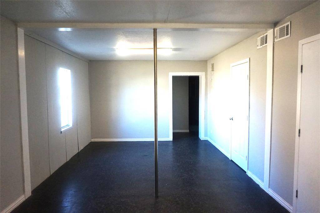 Denison, TX 75020,1110 S Armstrong Avenue