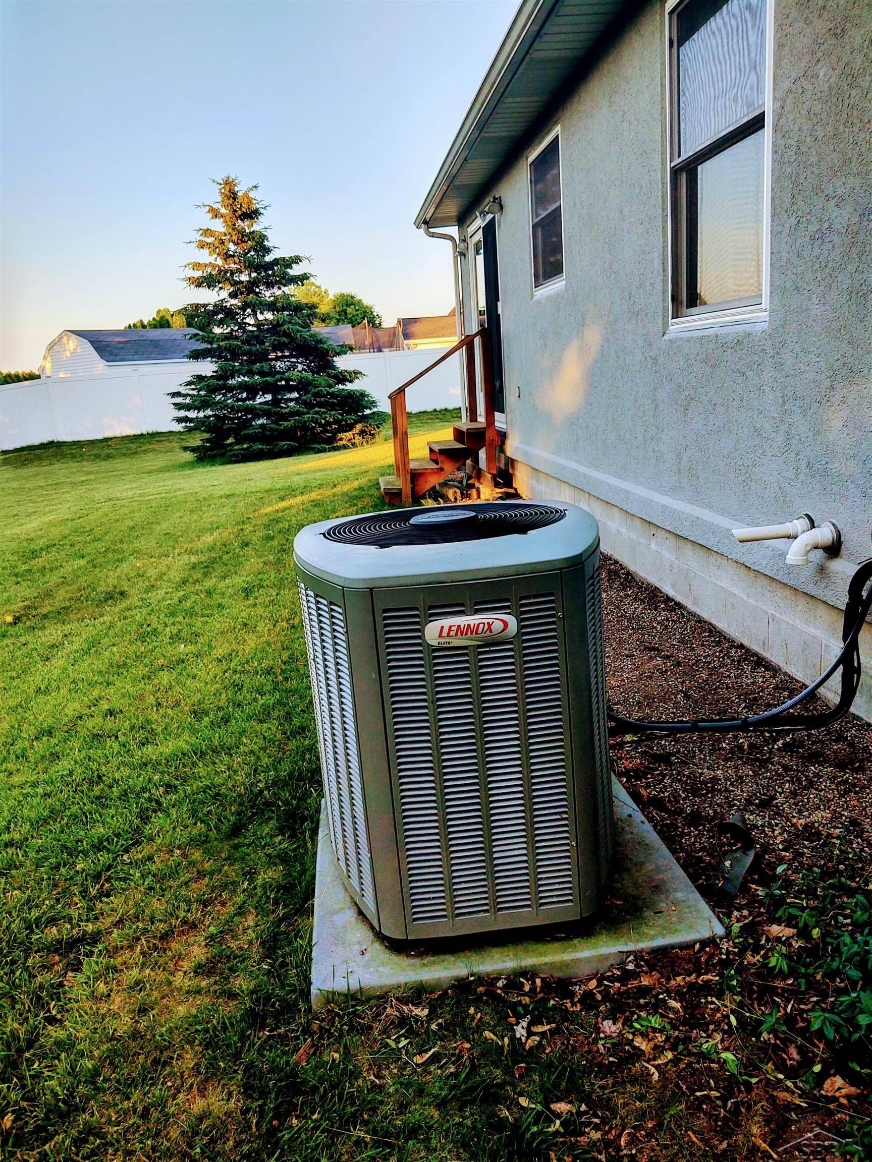 Kawkawlin, MI 48631,661 E Beaver RD