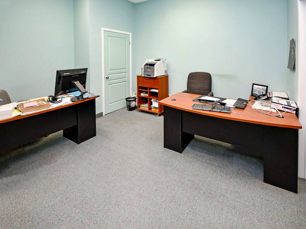 Toronto W05, ON M3J 3K4,800 Petrolia RD #3