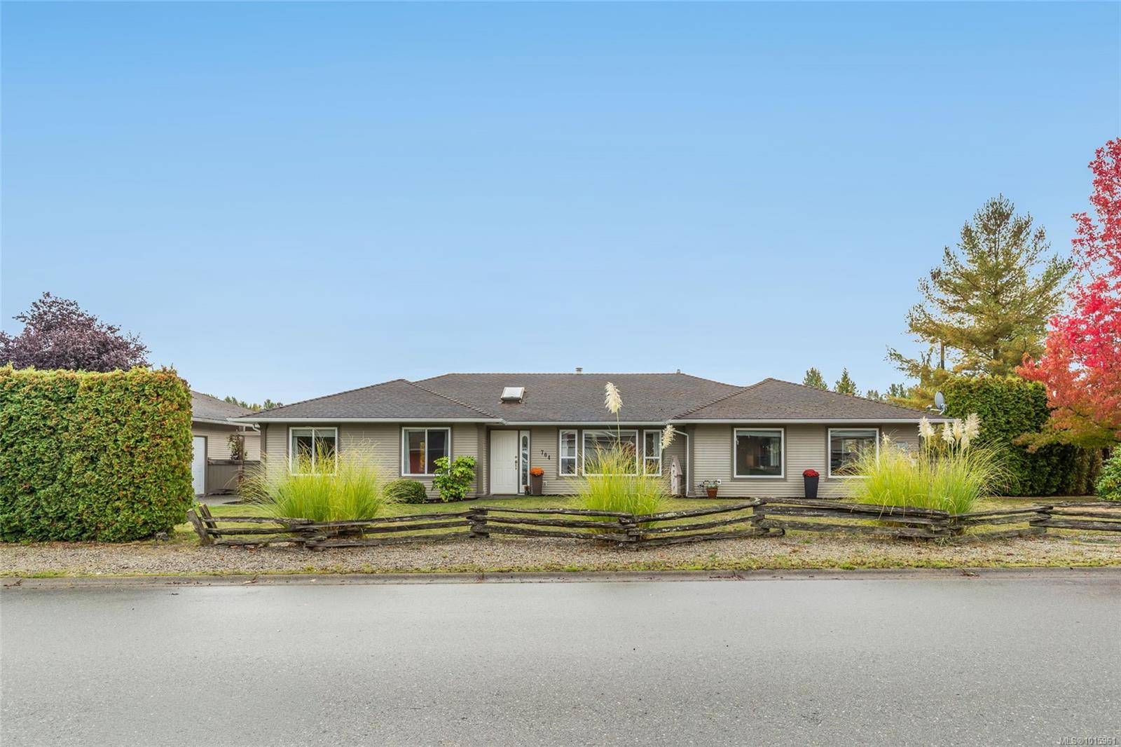 Parksville, BC V9P 2S3,704 Foxtail Ave