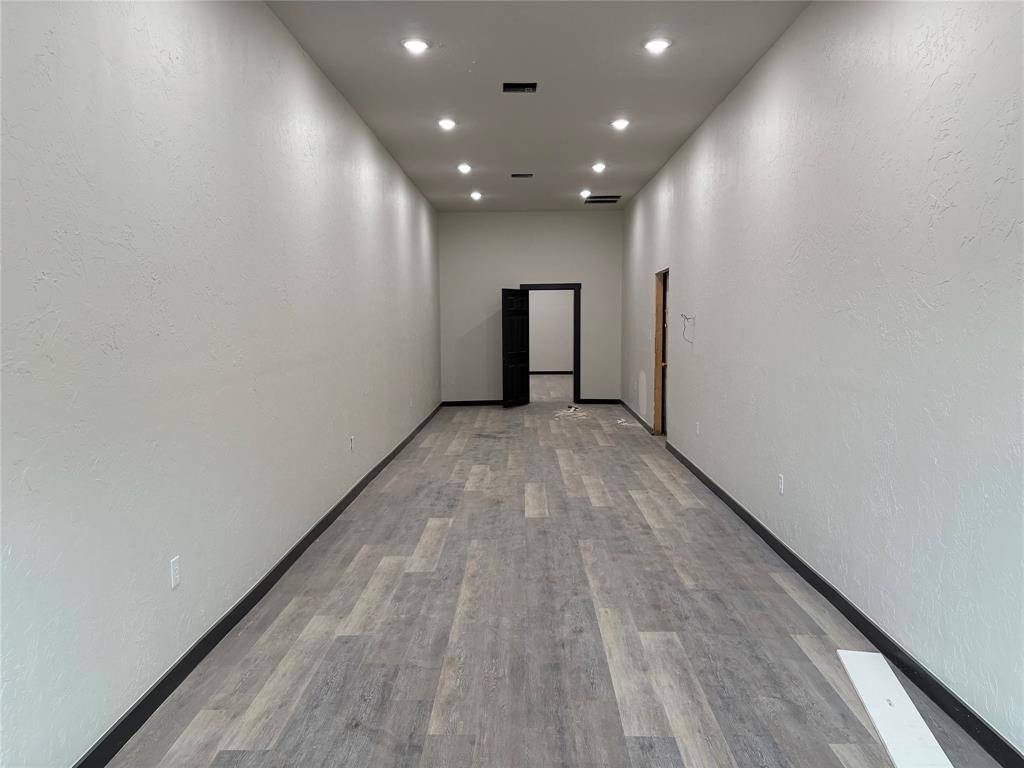 Whitesboro, TX 76273,27790 State Highway 56 #E