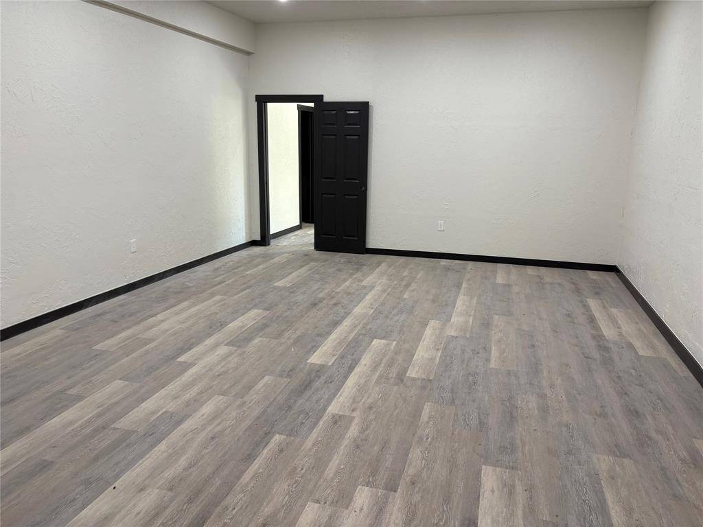 Whitesboro, TX 76273,27790 State Highway 56 #E