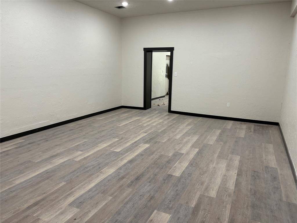 Whitesboro, TX 76273,27790 State Highway 56 #E