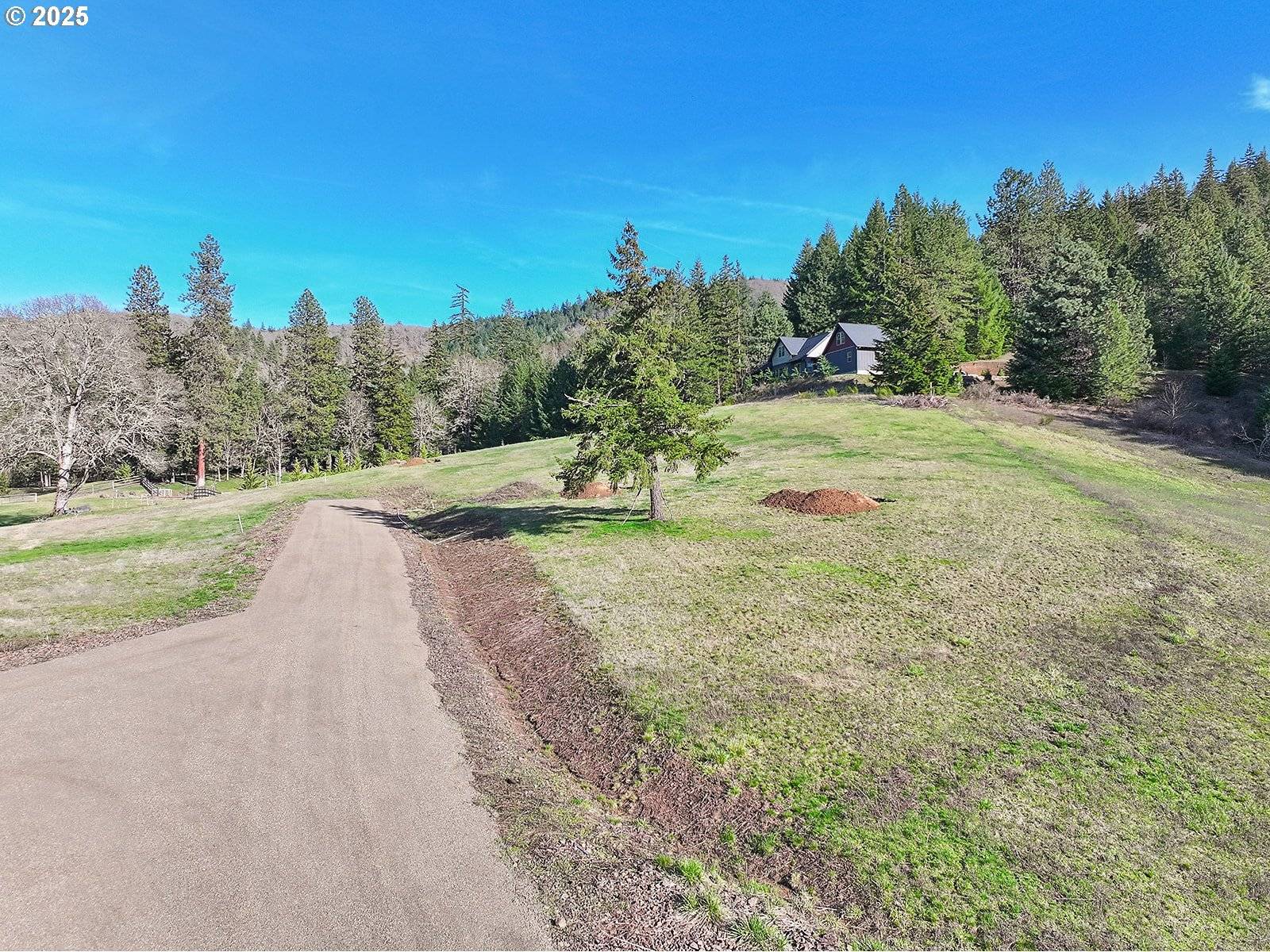 White Salmon, WA 98672,2 Graham LN