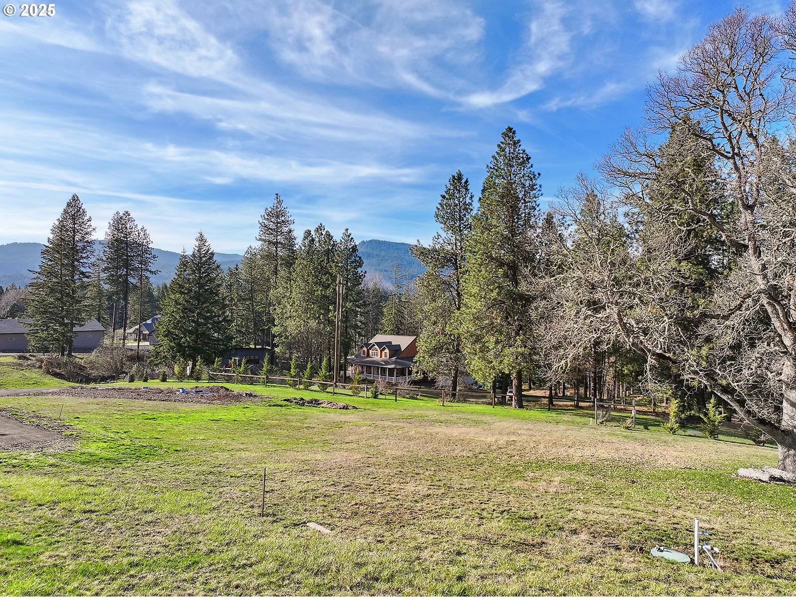 White Salmon, WA 98672,1 Graham LN