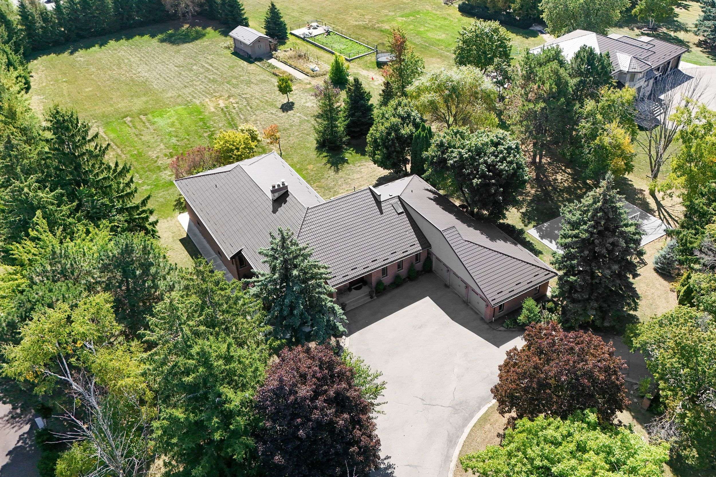 Brampton, ON L6P 0K9,6 Leone LN