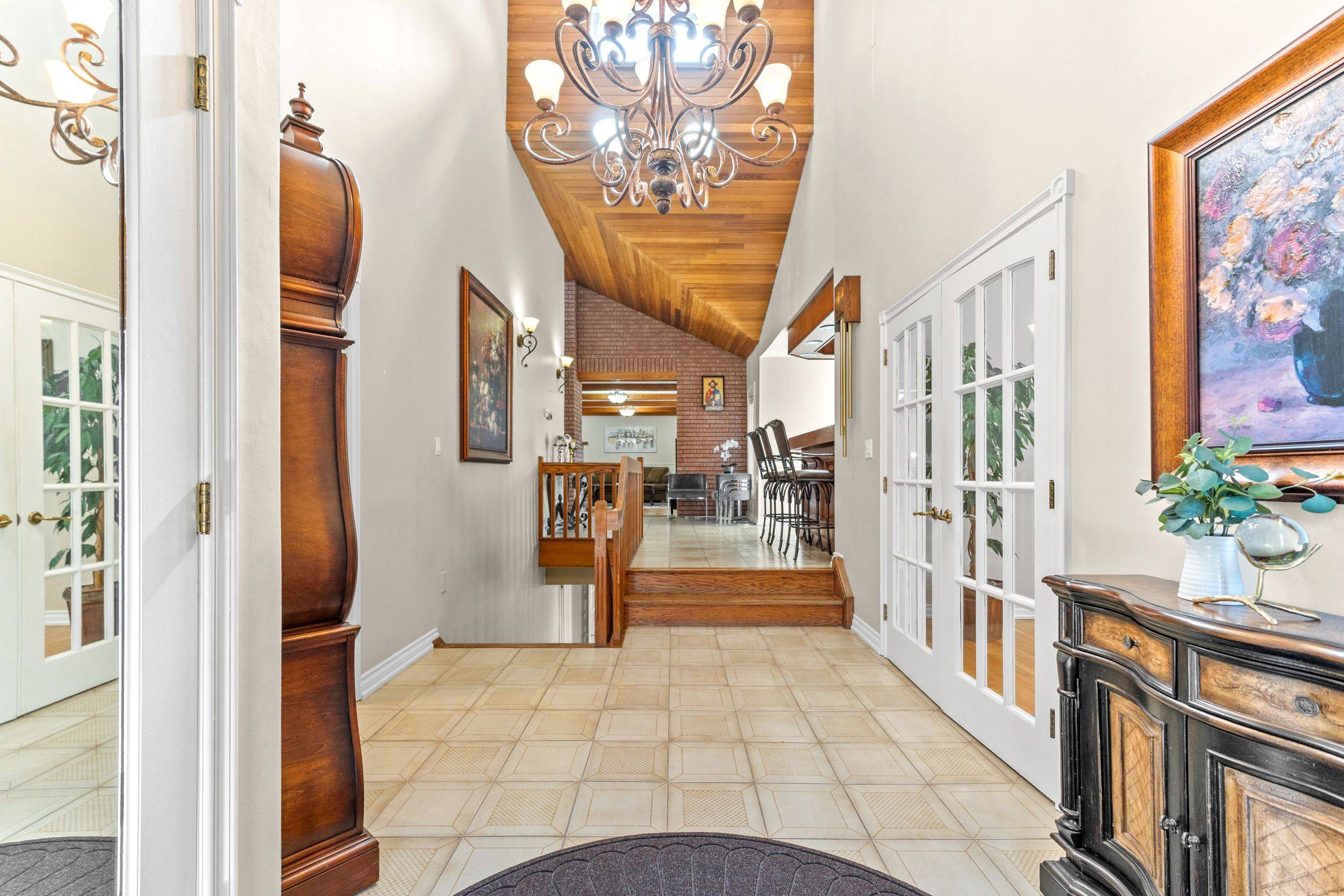 Brampton, ON L6P 0K9,6 Leone LN