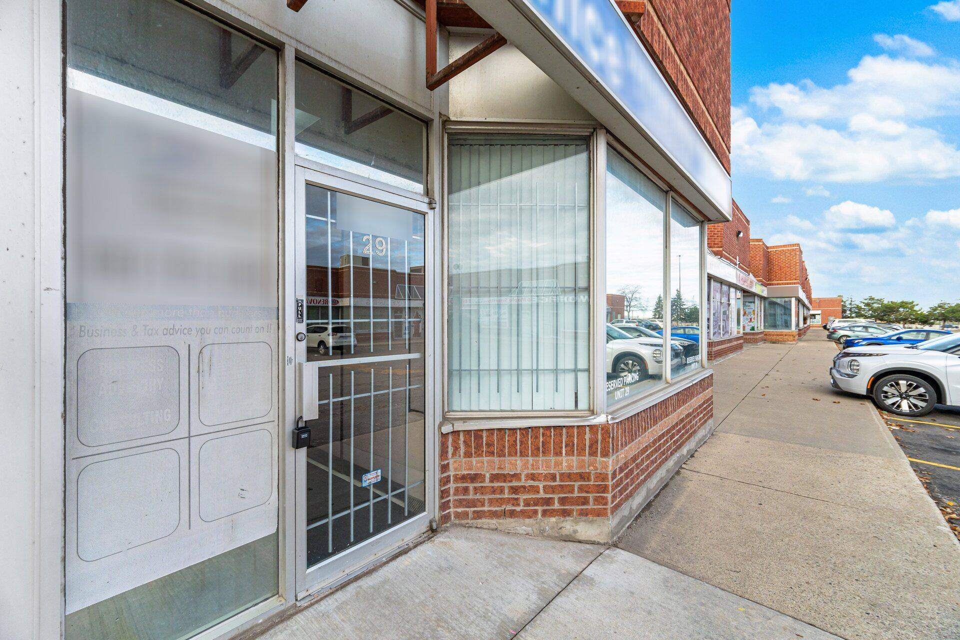 Brampton, ON L6T 4L6,2565 Steeles AVE E #29