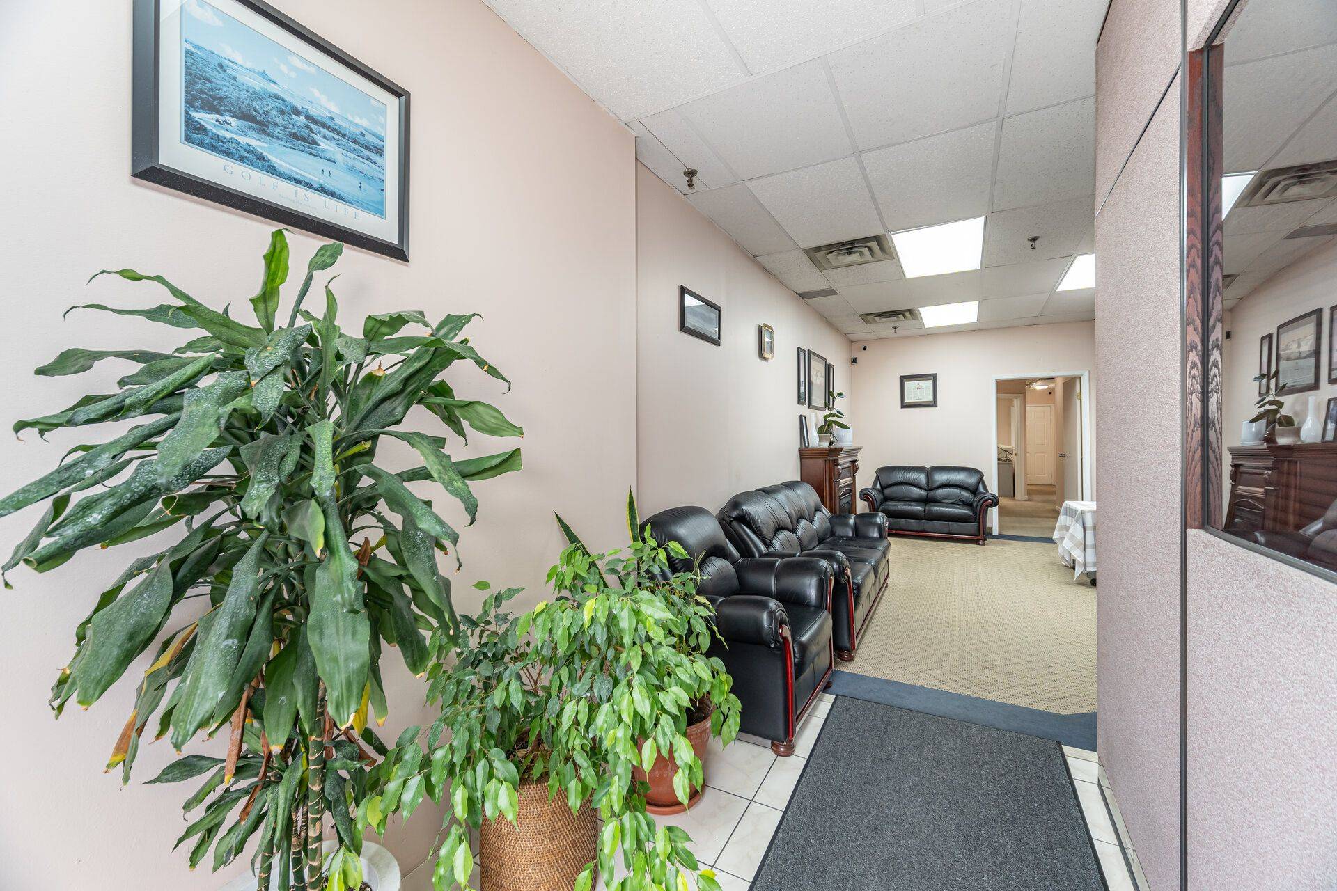 Brampton, ON L6T 4L6,2565 Steeles AVE E #29