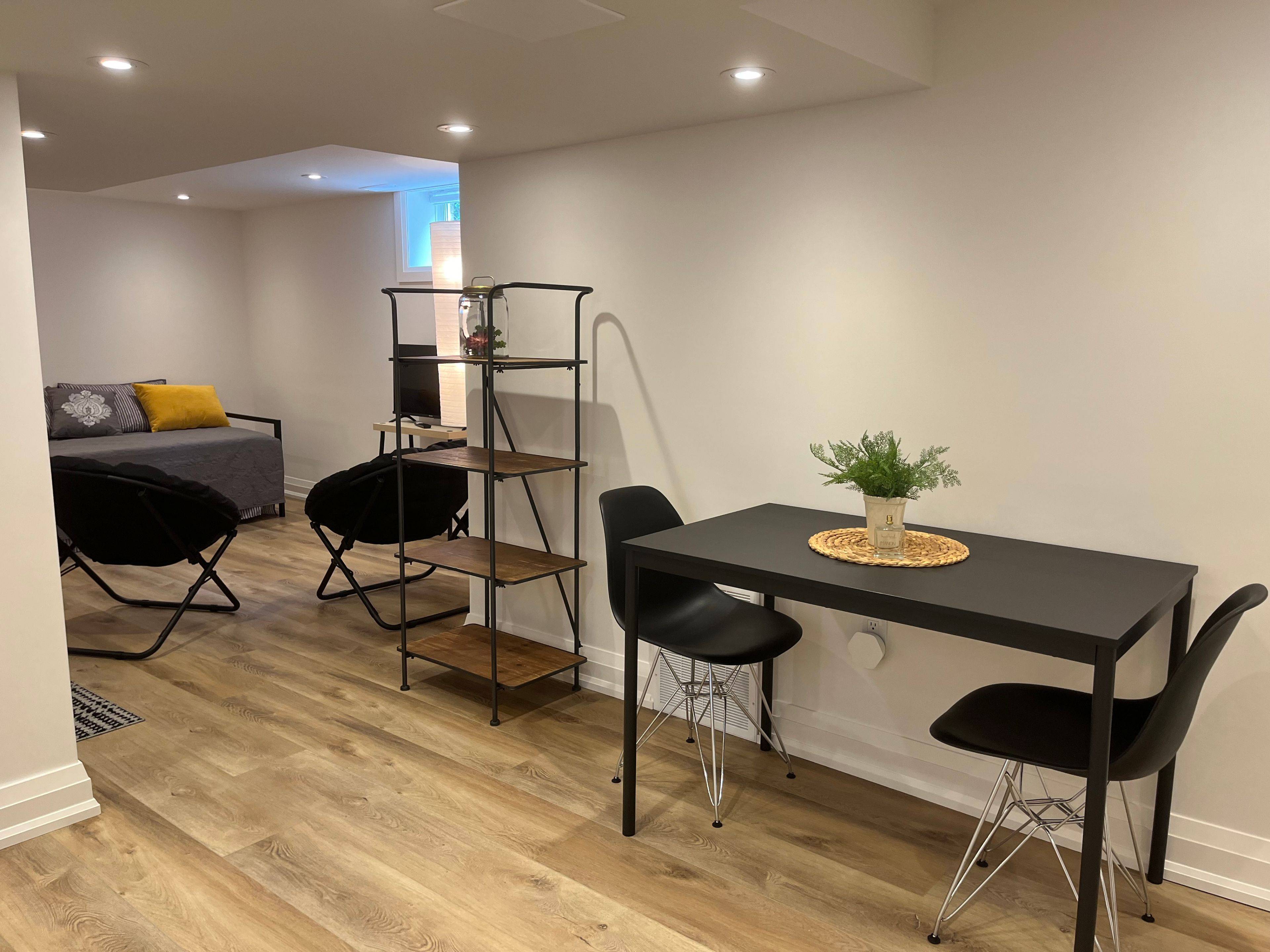 Hamilton, ON L8S 3T2,179 Paradise RD N #Basement