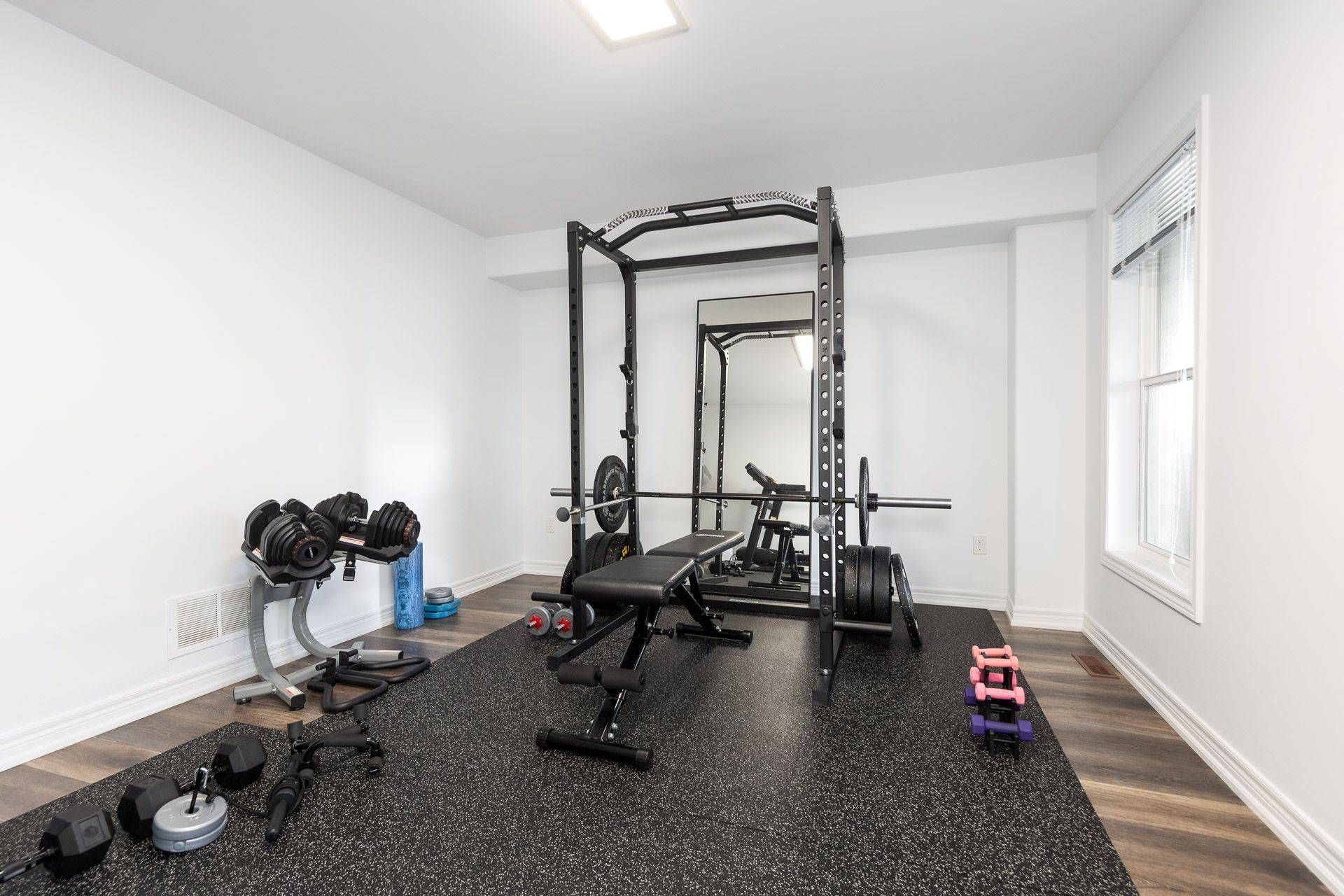 Barrie, ON L4N 6B1,1 Leggott AVE #2