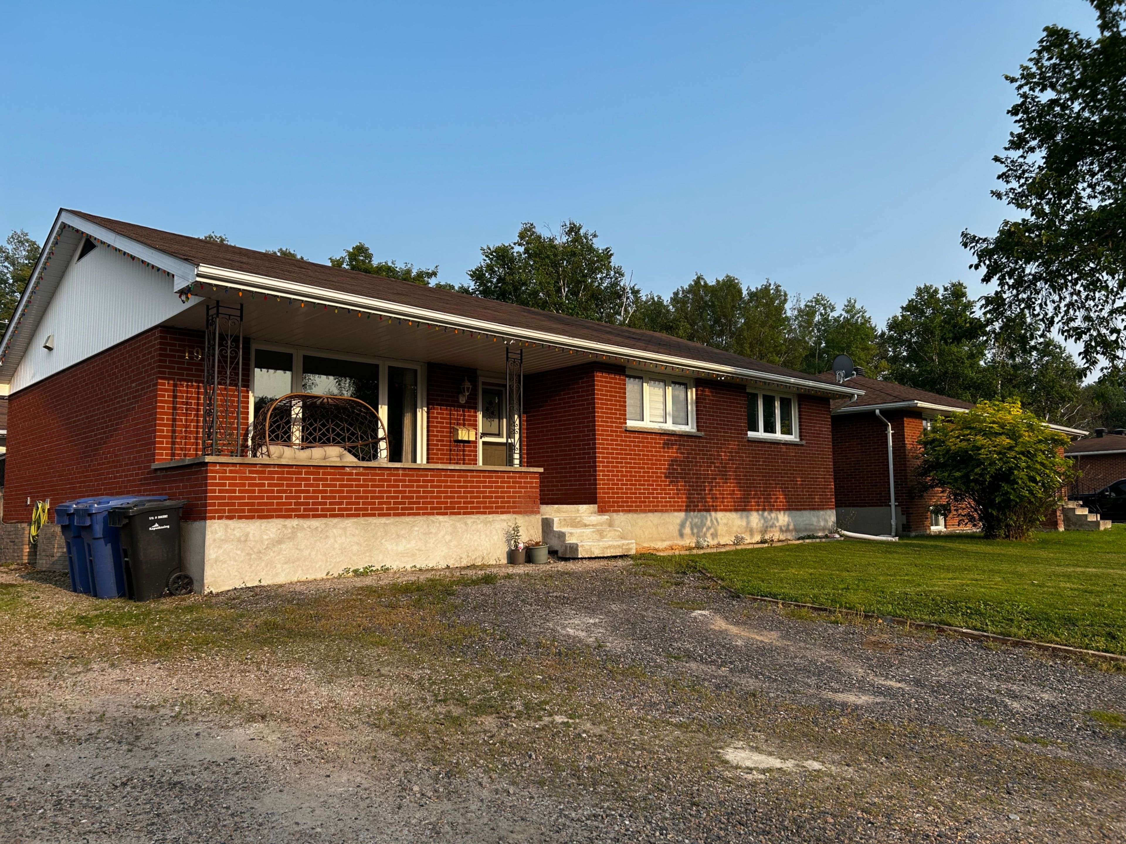 Kapuskasing, ON P5N 1Y4,19 Ottawa ST E