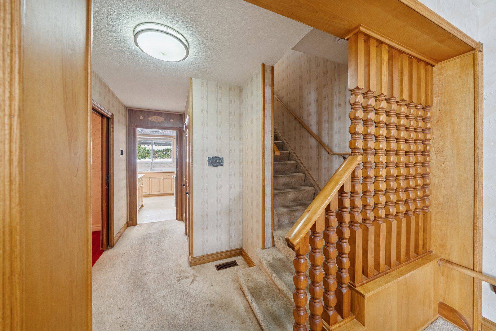 Toronto W05, ON M3J 1B5,168 Grandravine DR