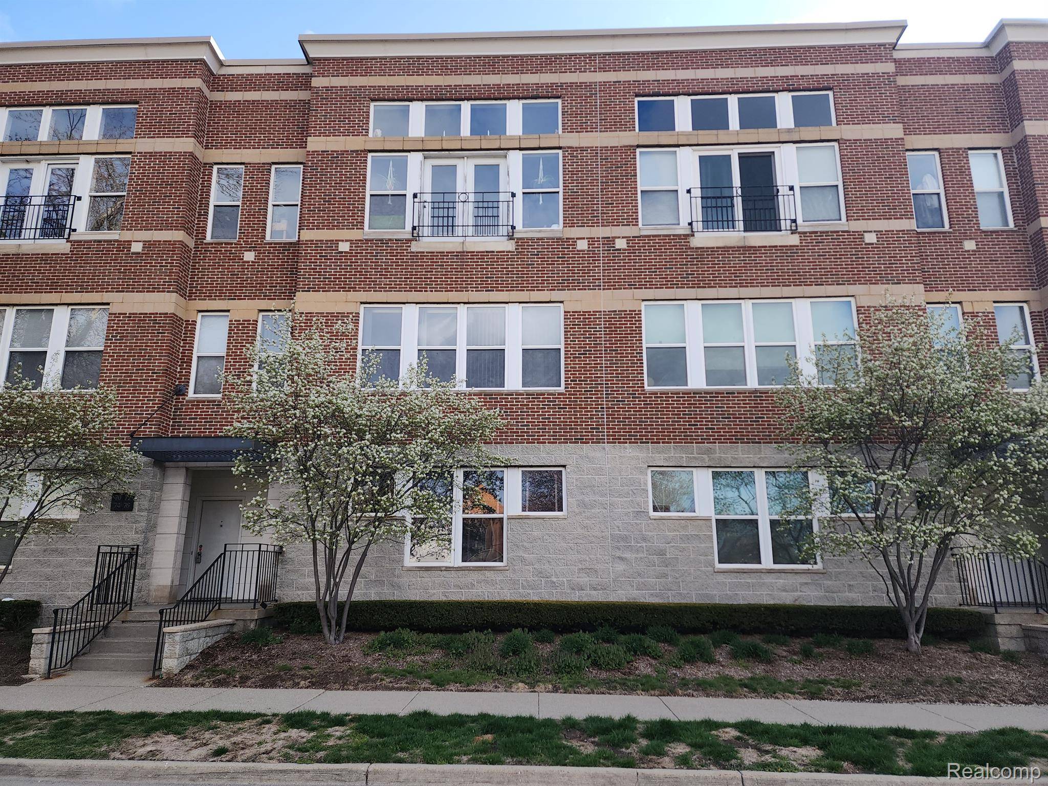 Mt. Clemens, MI 48043,74 CLINTON ST