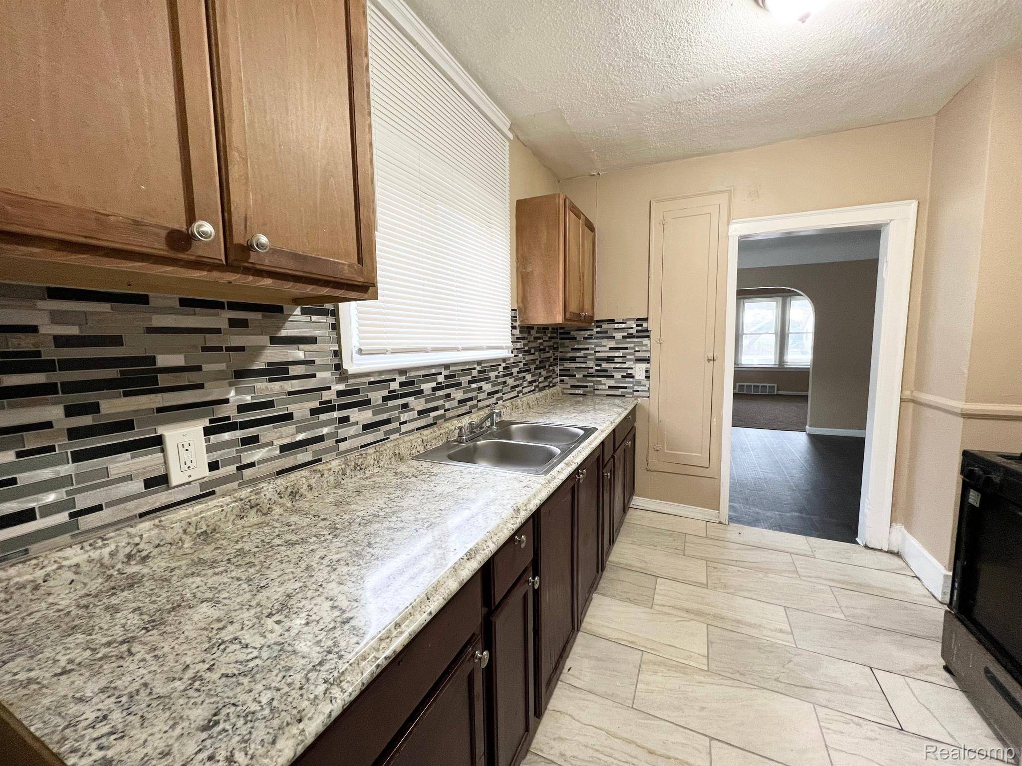 Detroit, MI 48204,7154 LINSDALE ST