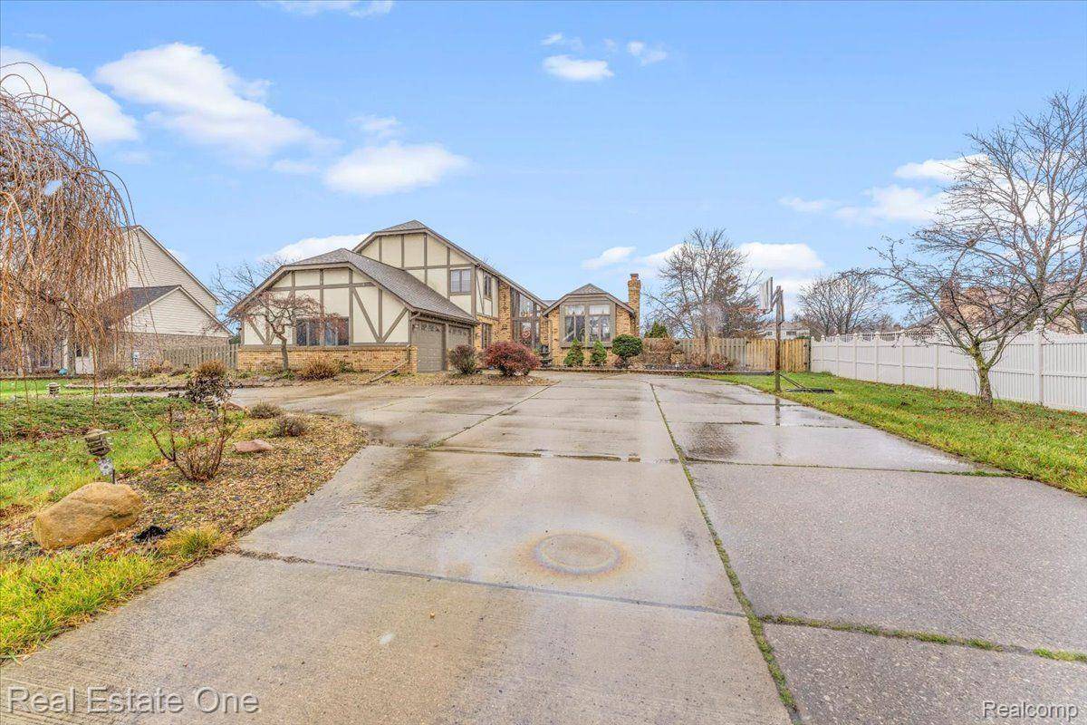 Woodhaven, MI 48183,22305 KING RD