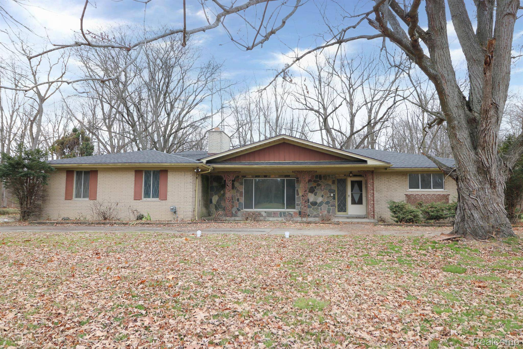 Southfield, MI 48033,23632 Lake Ravines DR